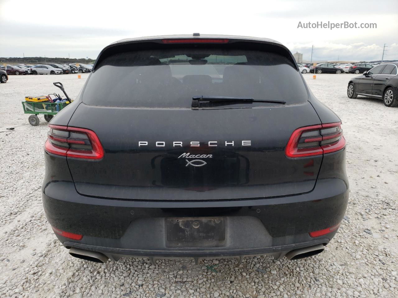 2017 Porsche Macan  Black vin: WP1AA2A59HLB02591