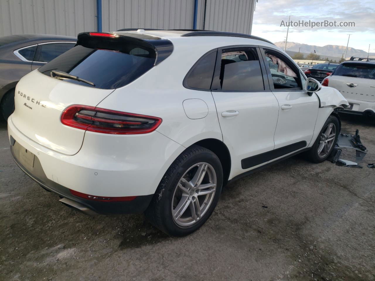 2018 Porsche Macan  Белый vin: WP1AA2A59JLB00071