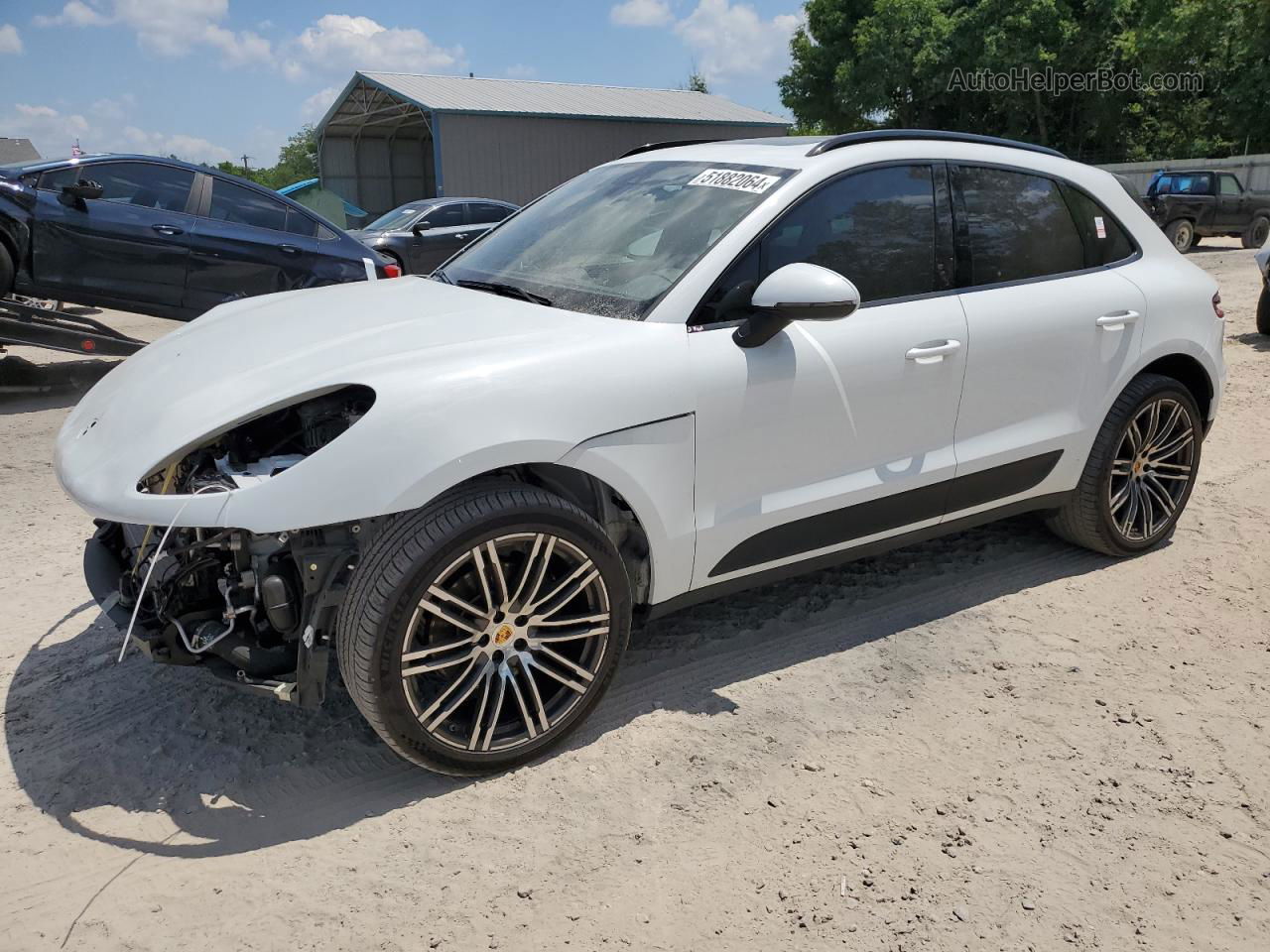 2018 Porsche Macan  White vin: WP1AA2A59JLB00829