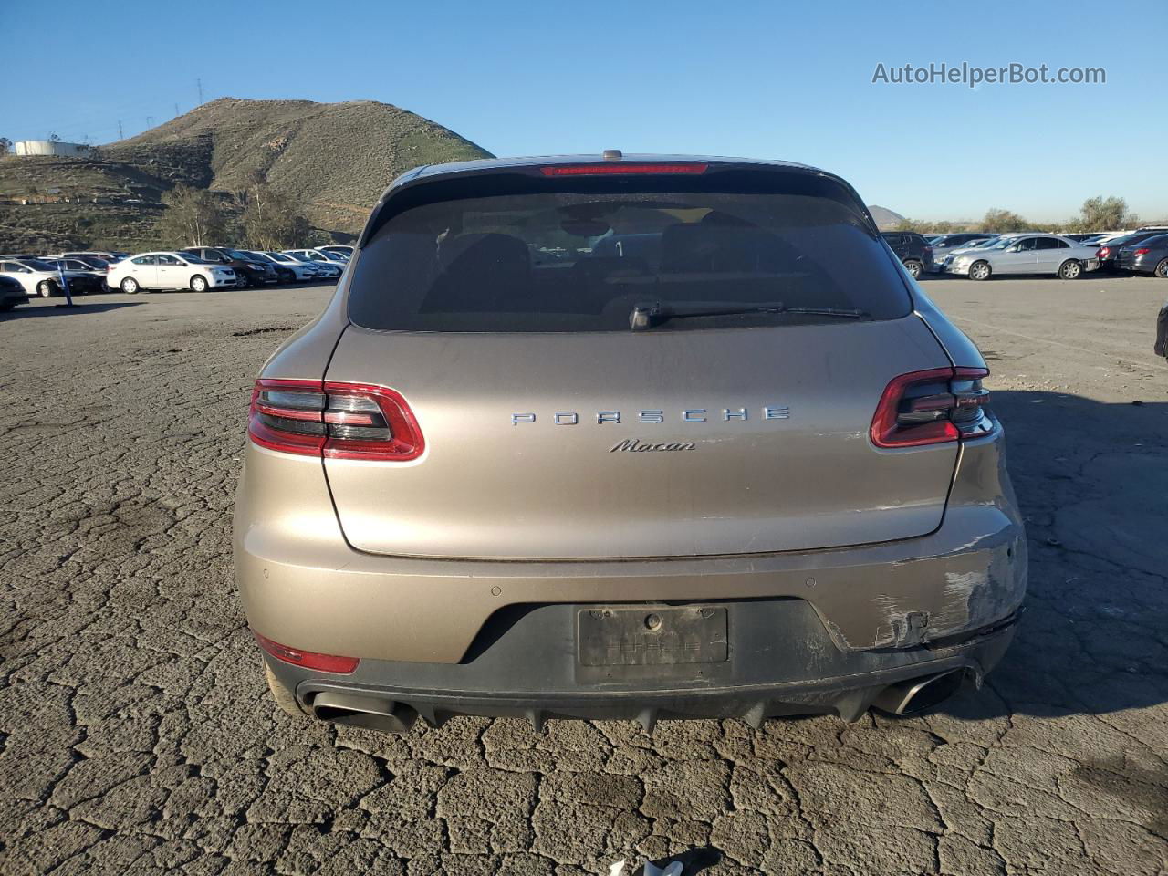 2018 Porsche Macan  Tan vin: WP1AA2A59JLB01382