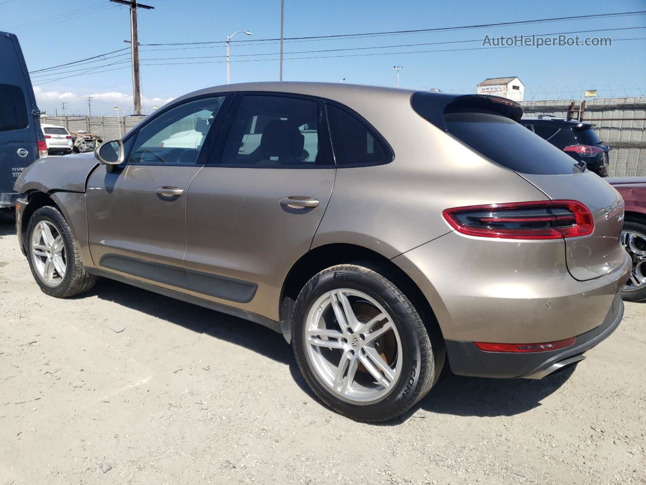 2018 Porsche Macan  Gold vin: WP1AA2A59JLB01382