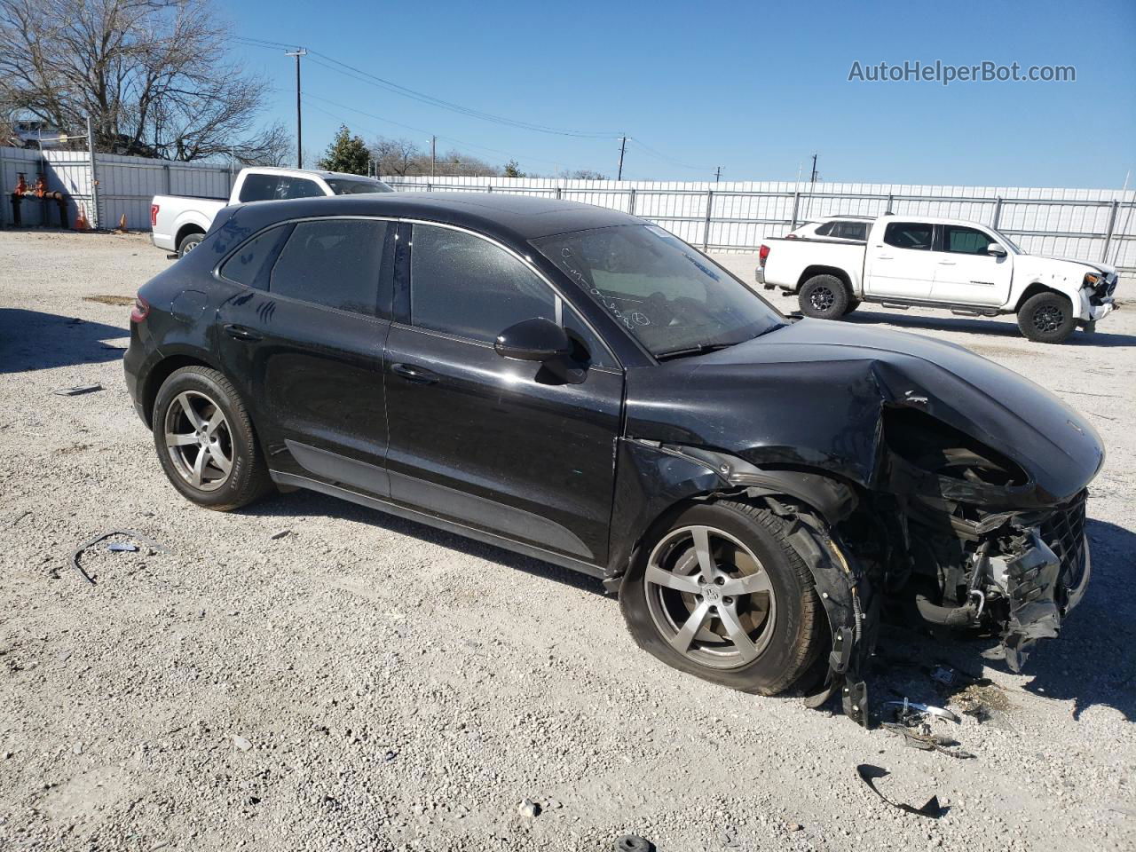 2018 Porsche Macan  Black vin: WP1AA2A59JLB06078