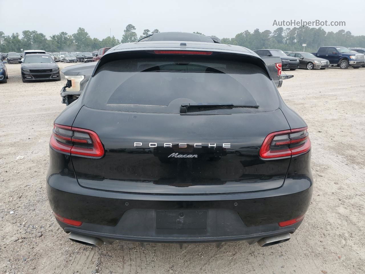 2018 Porsche Macan  Black vin: WP1AA2A59JLB06078