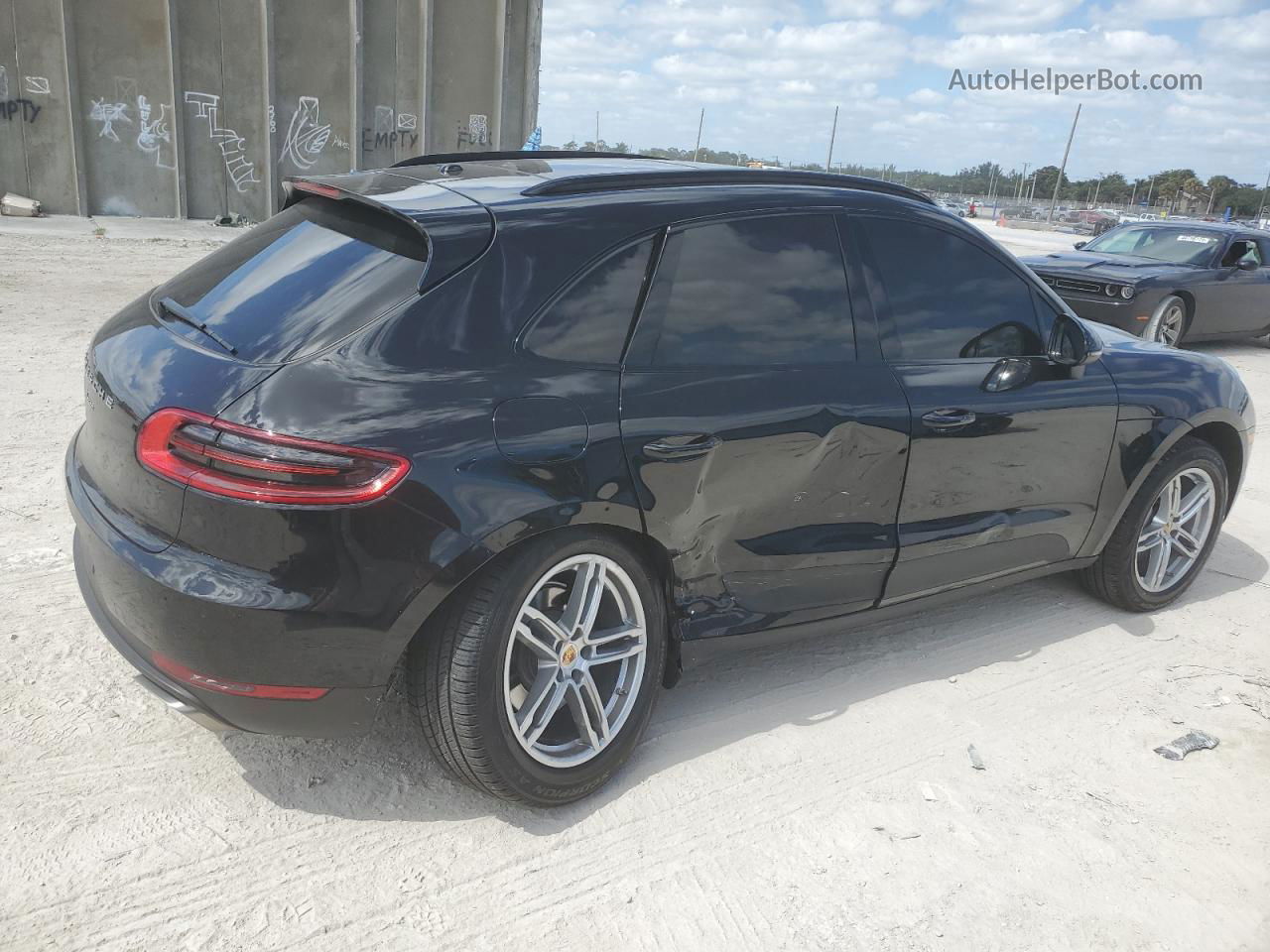 2018 Porsche Macan  Синий vin: WP1AA2A59JLB19977