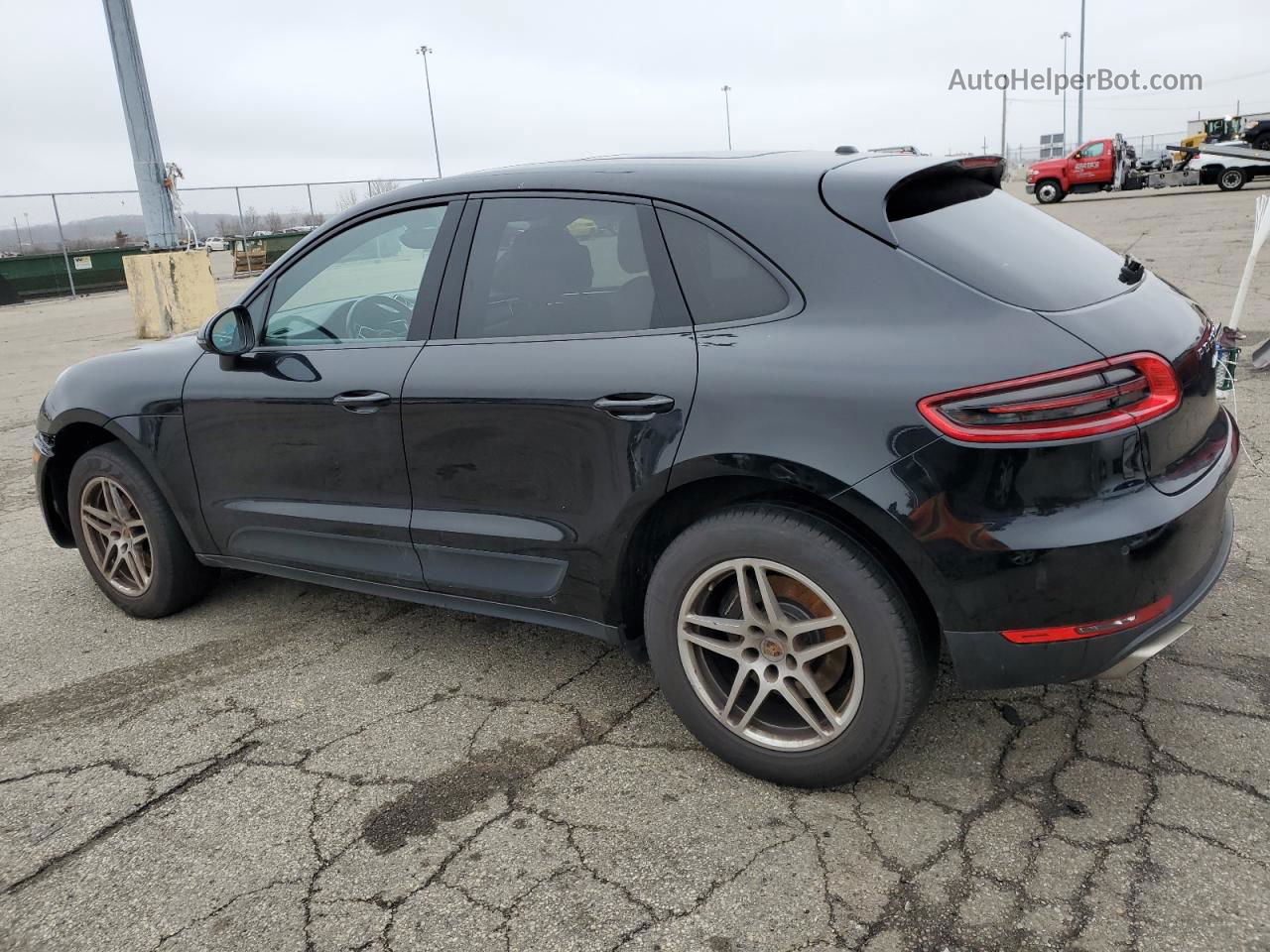 2018 Porsche Macan  Black vin: WP1AA2A59JLB20790