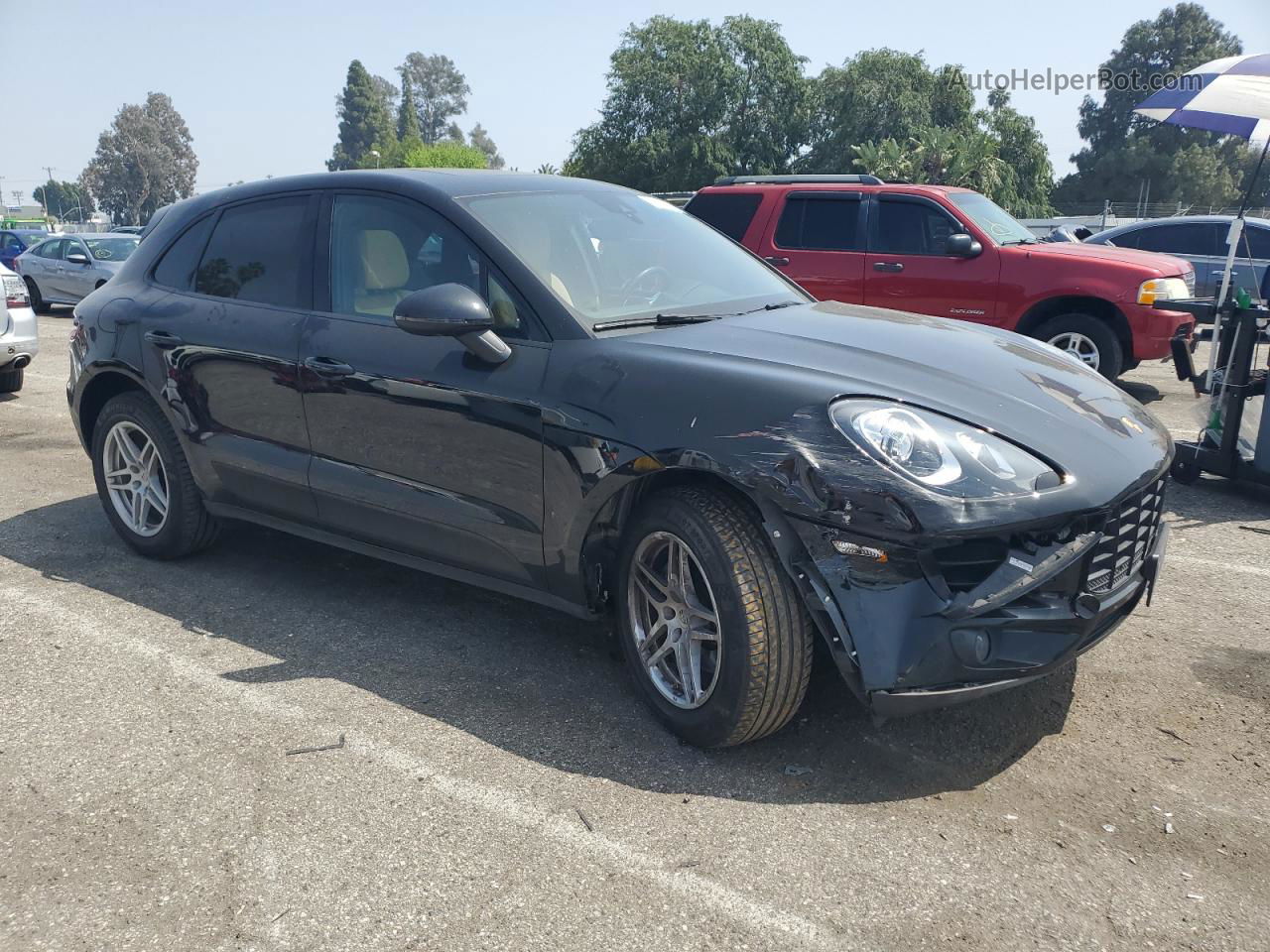 2017 Porsche Macan  Black vin: WP1AA2A5XHLB00042