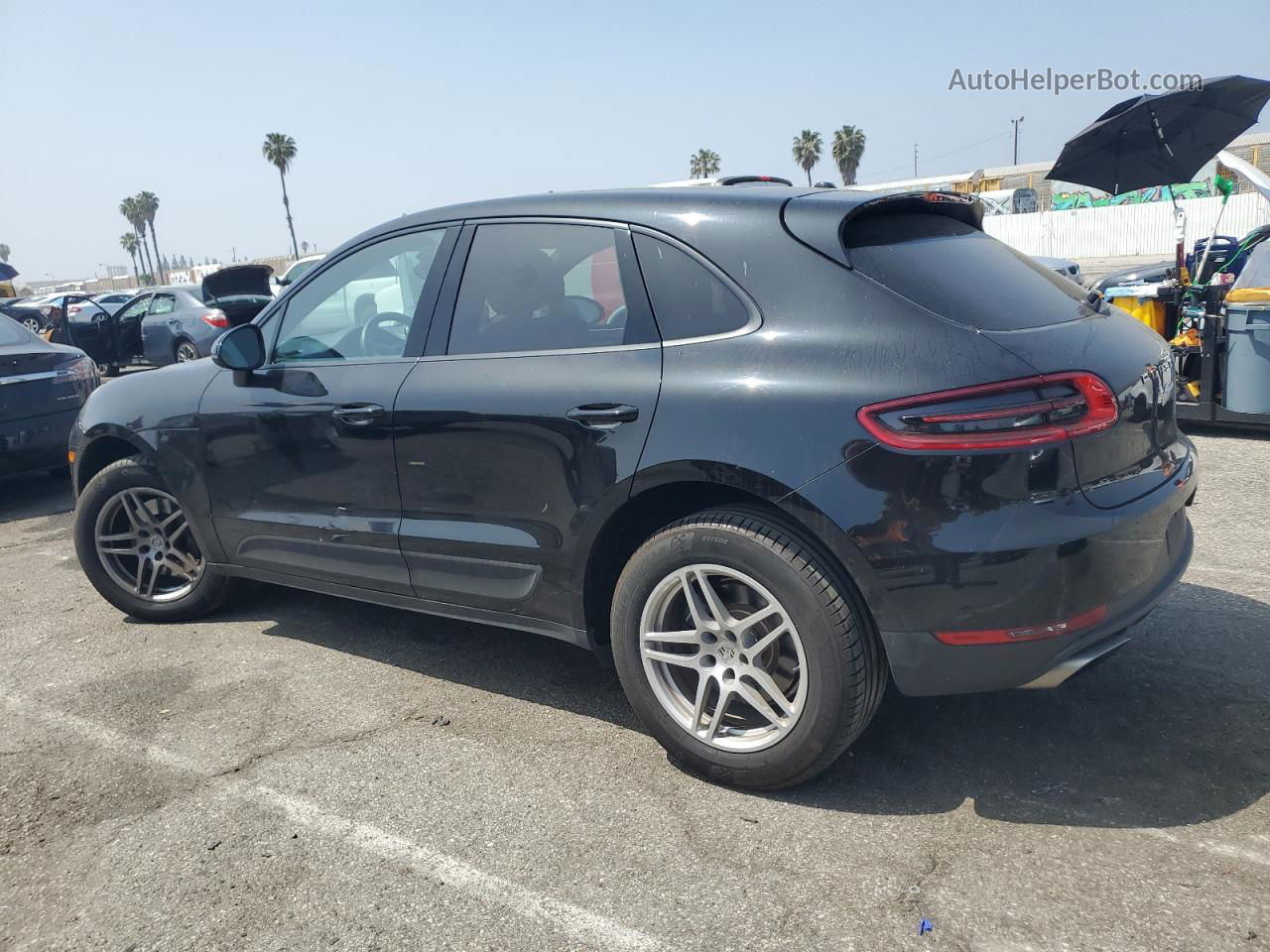 2017 Porsche Macan  Black vin: WP1AA2A5XHLB00042