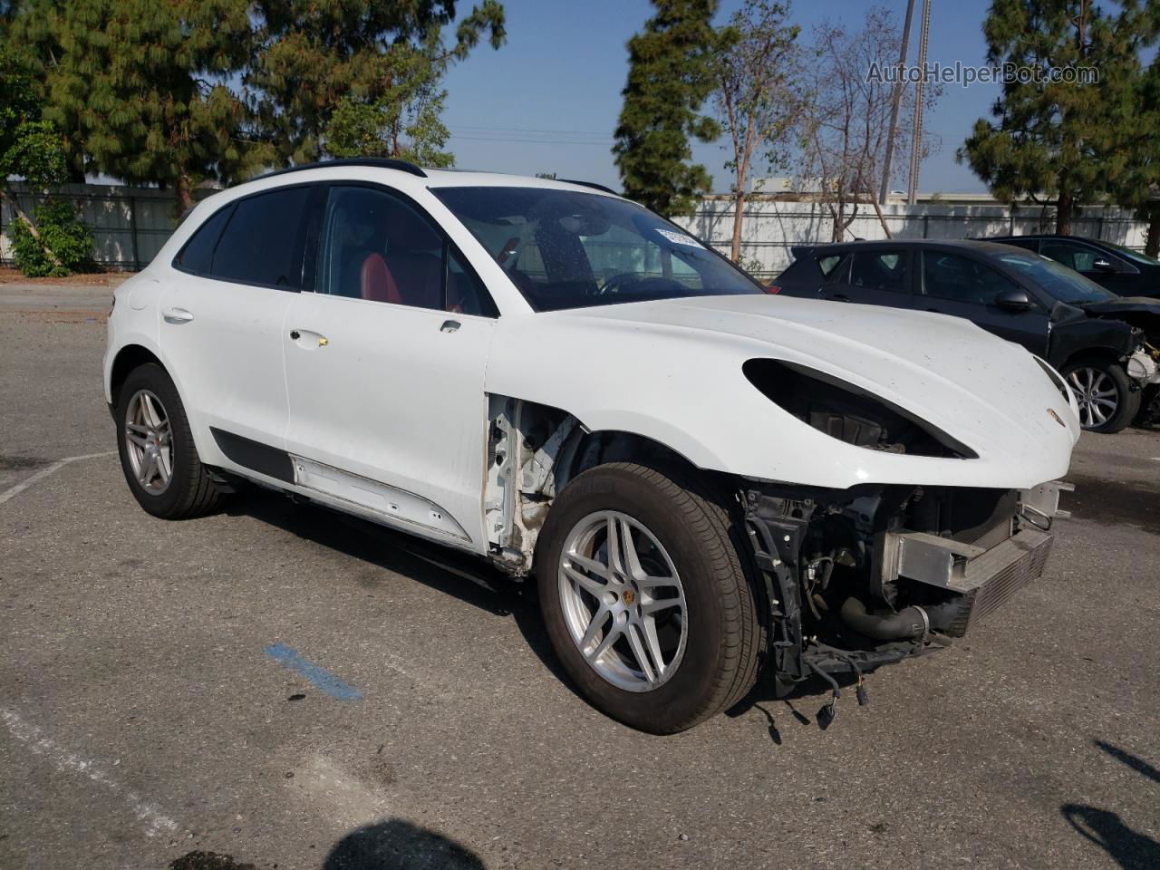 2017 Porsche Macan  White vin: WP1AA2A5XHLB82693