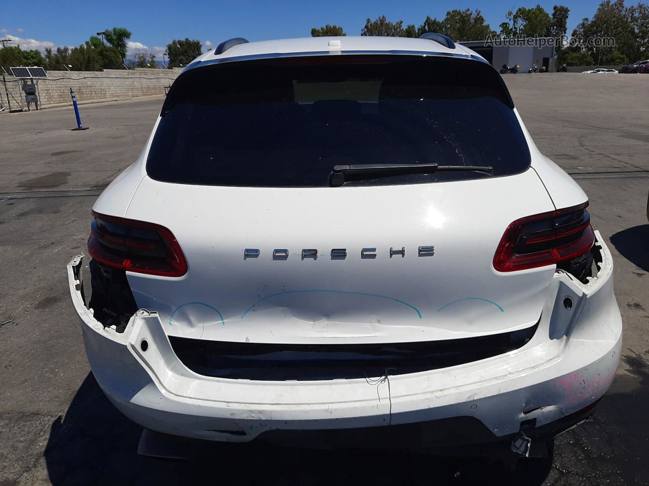 2017 Porsche Macan  White vin: WP1AA2A5XHLB82984