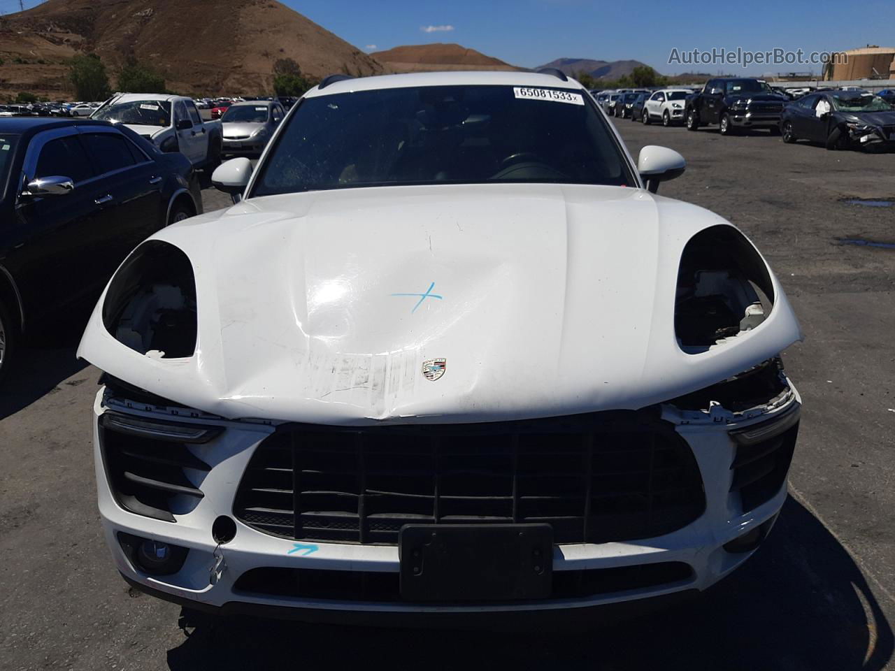 2017 Porsche Macan  White vin: WP1AA2A5XHLB82984