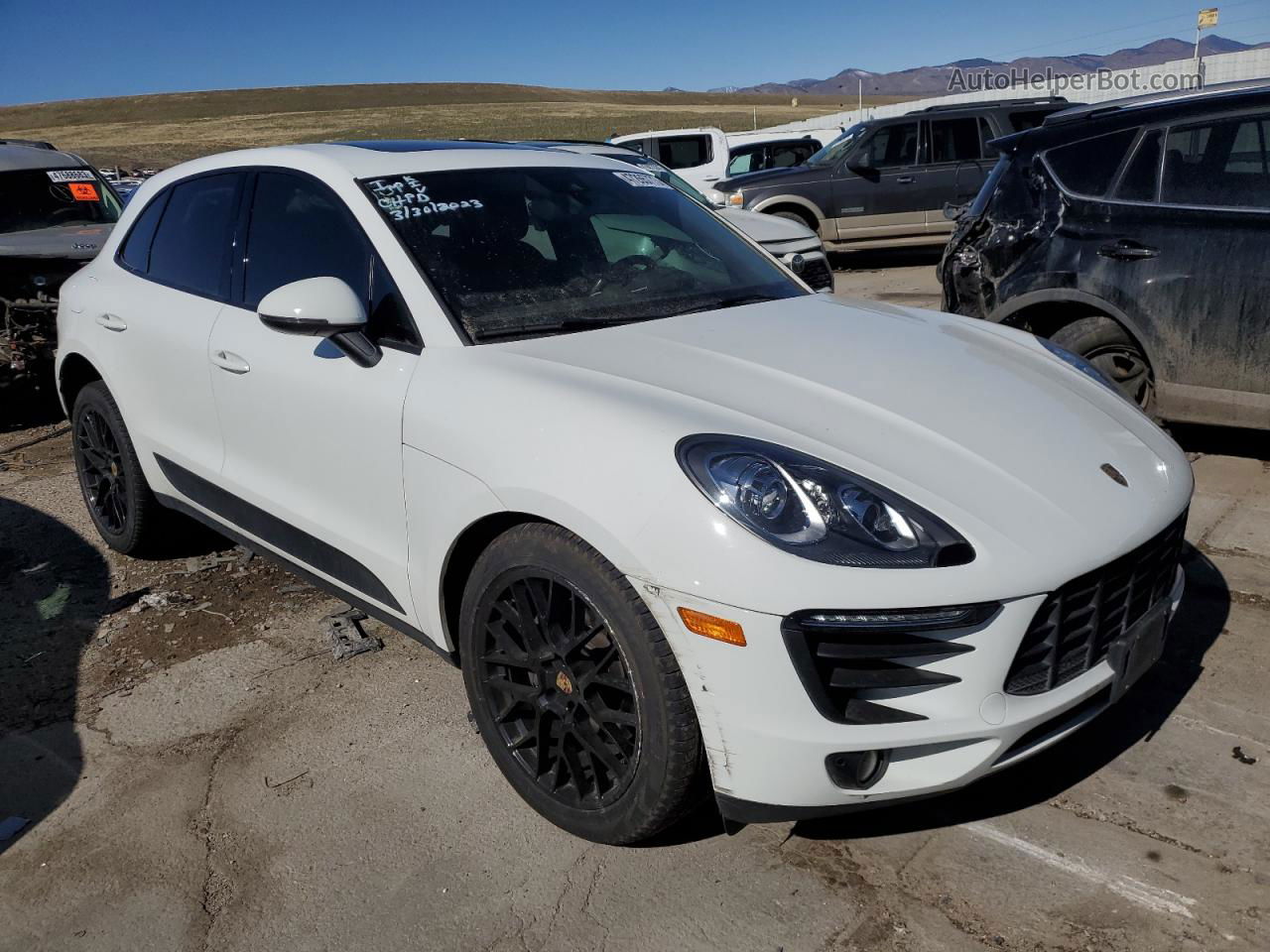 2018 Porsche Macan  Белый vin: WP1AA2A5XJLB08499