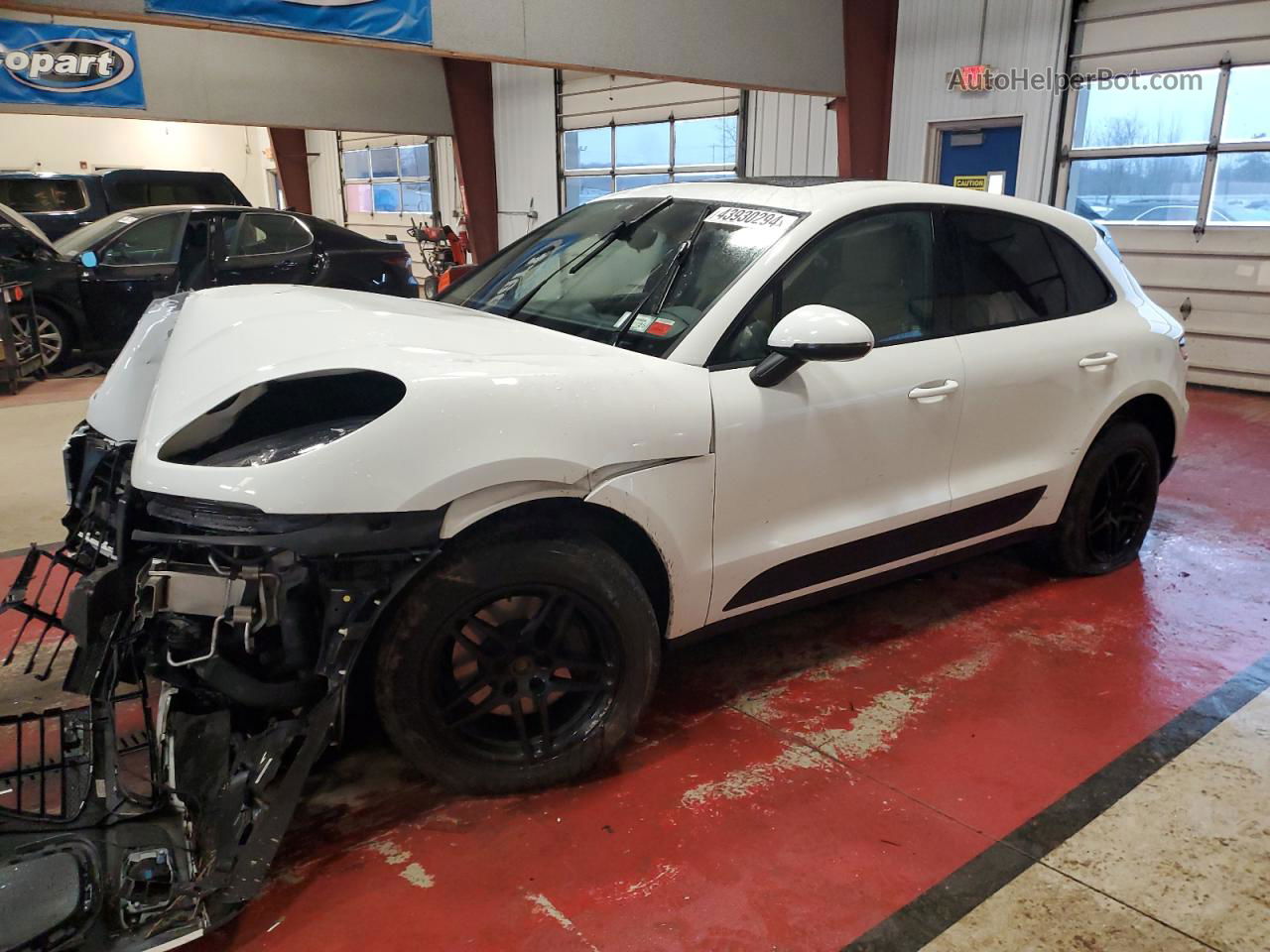 2018 Porsche Macan  White vin: WP1AA2A5XJLB11824