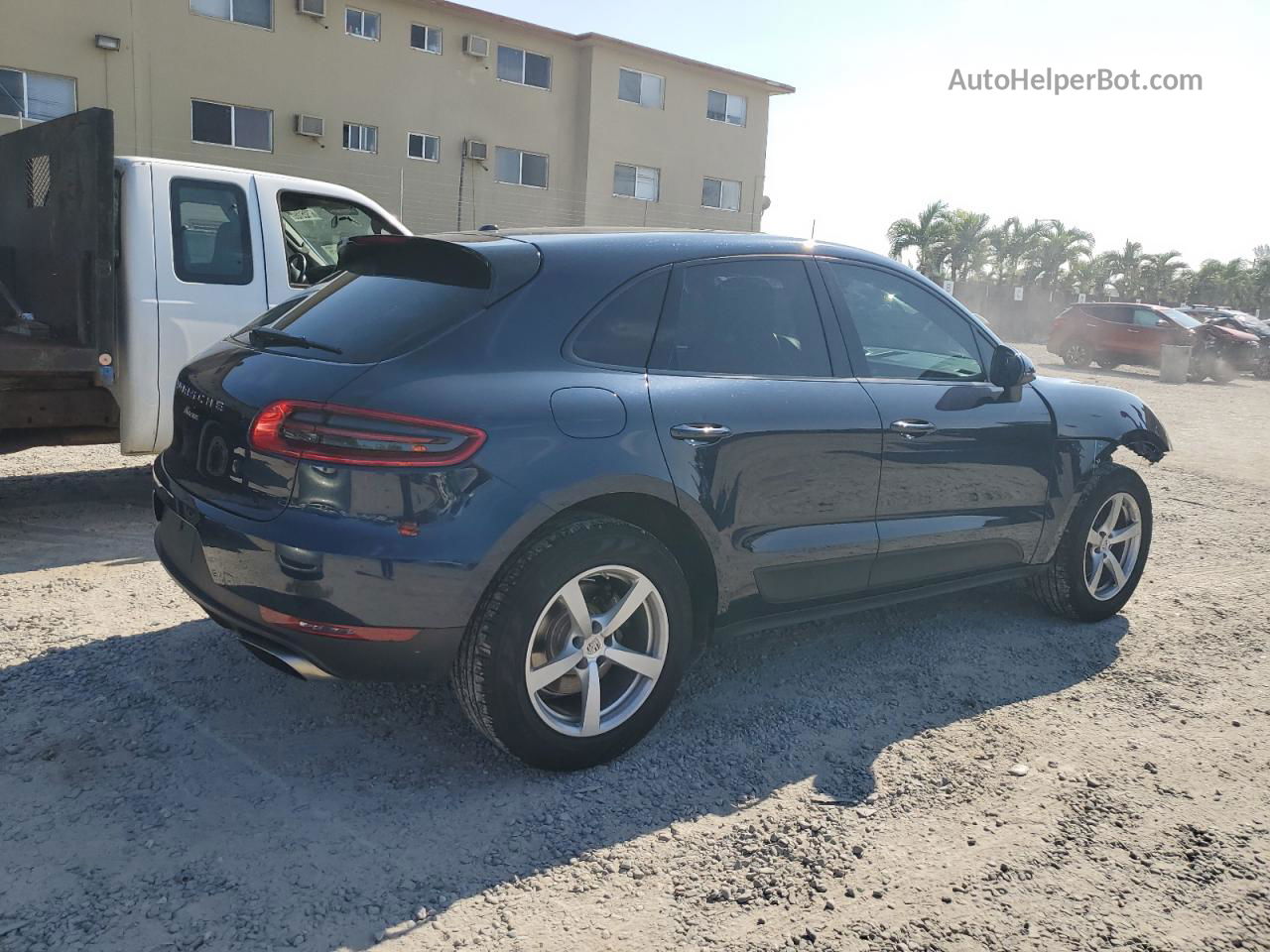 2018 Porsche Macan  Blue vin: WP1AA2A5XJLB21804