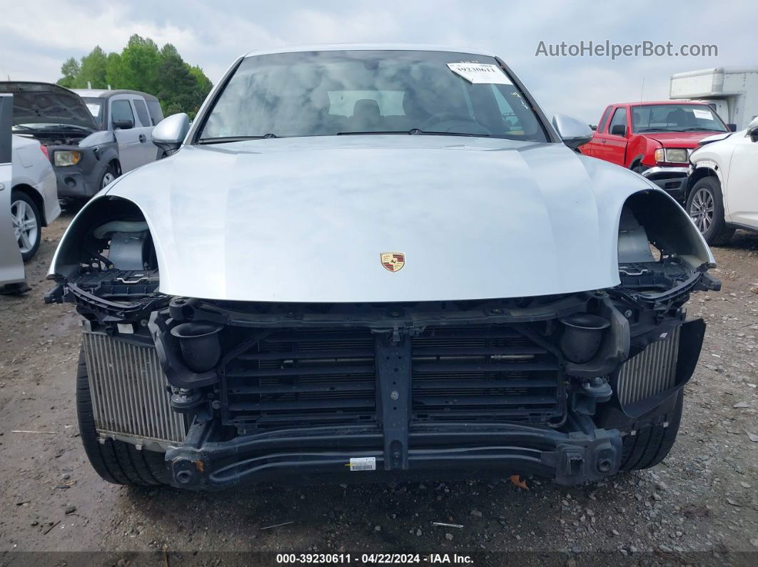 2018 Porsche Cayenne S Серебряный vin: WP1AB2A25JLA60784