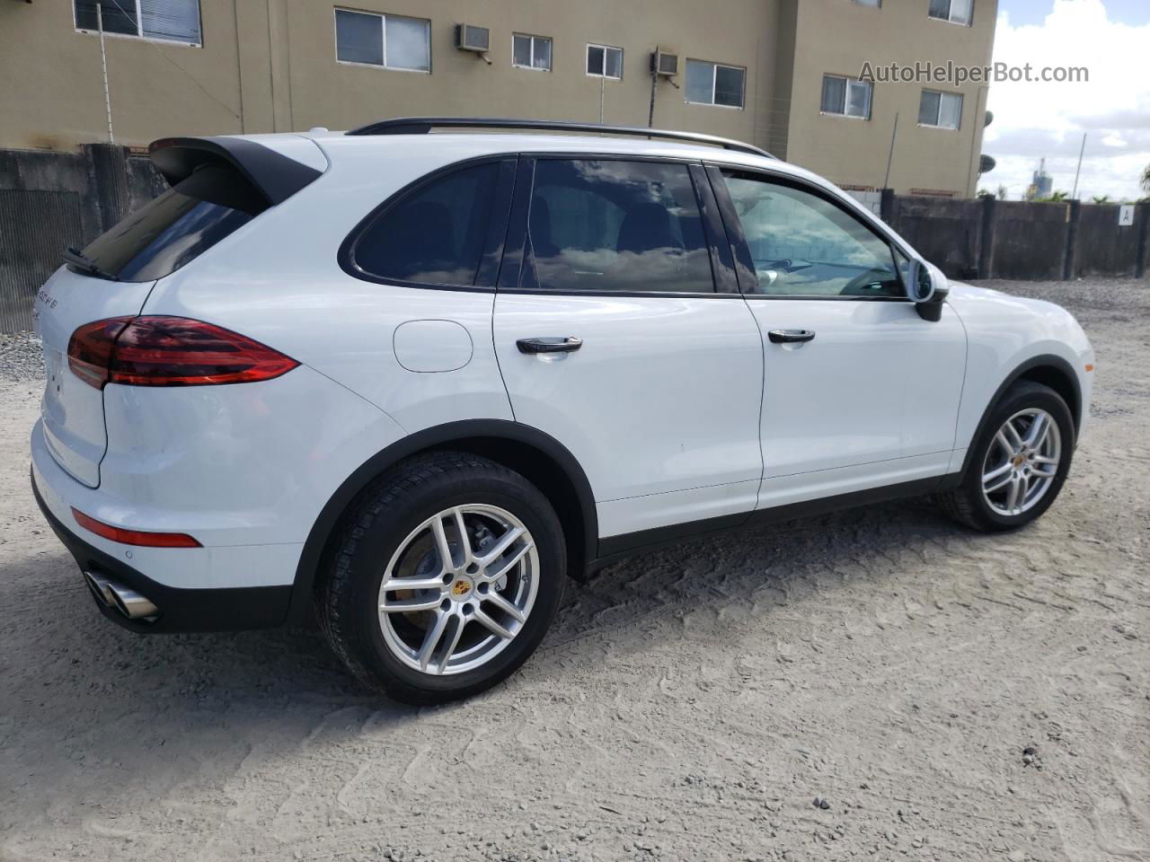 2018 Porsche Cayenne S White vin: WP1AB2A28JLA60858