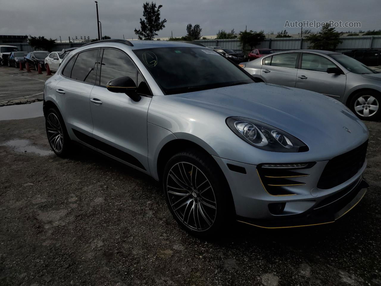 2017 Porsche Macan S Silver vin: WP1AB2A55HLB11852