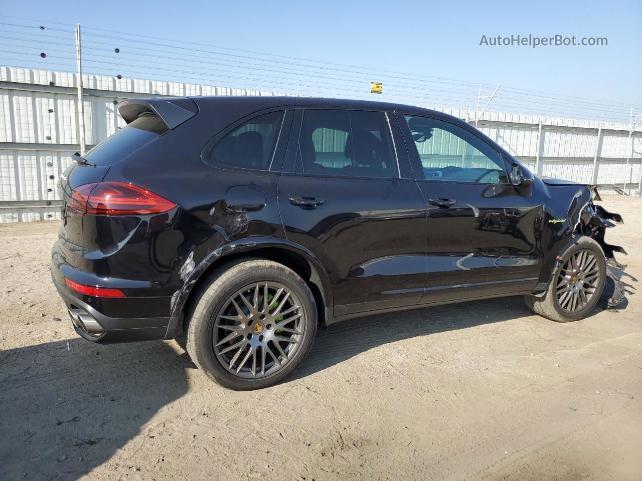 2018 Porsche Cayenne Se Hybrid Platinum Black vin: WP1AE2A20JLA71280