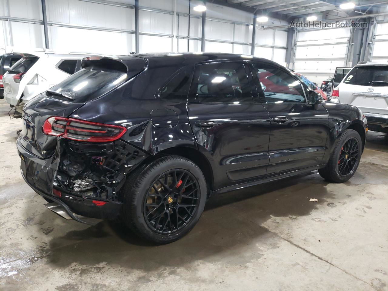 2018 Porsche Macan Turbo Черный vin: WP1AF2A53JLB70117