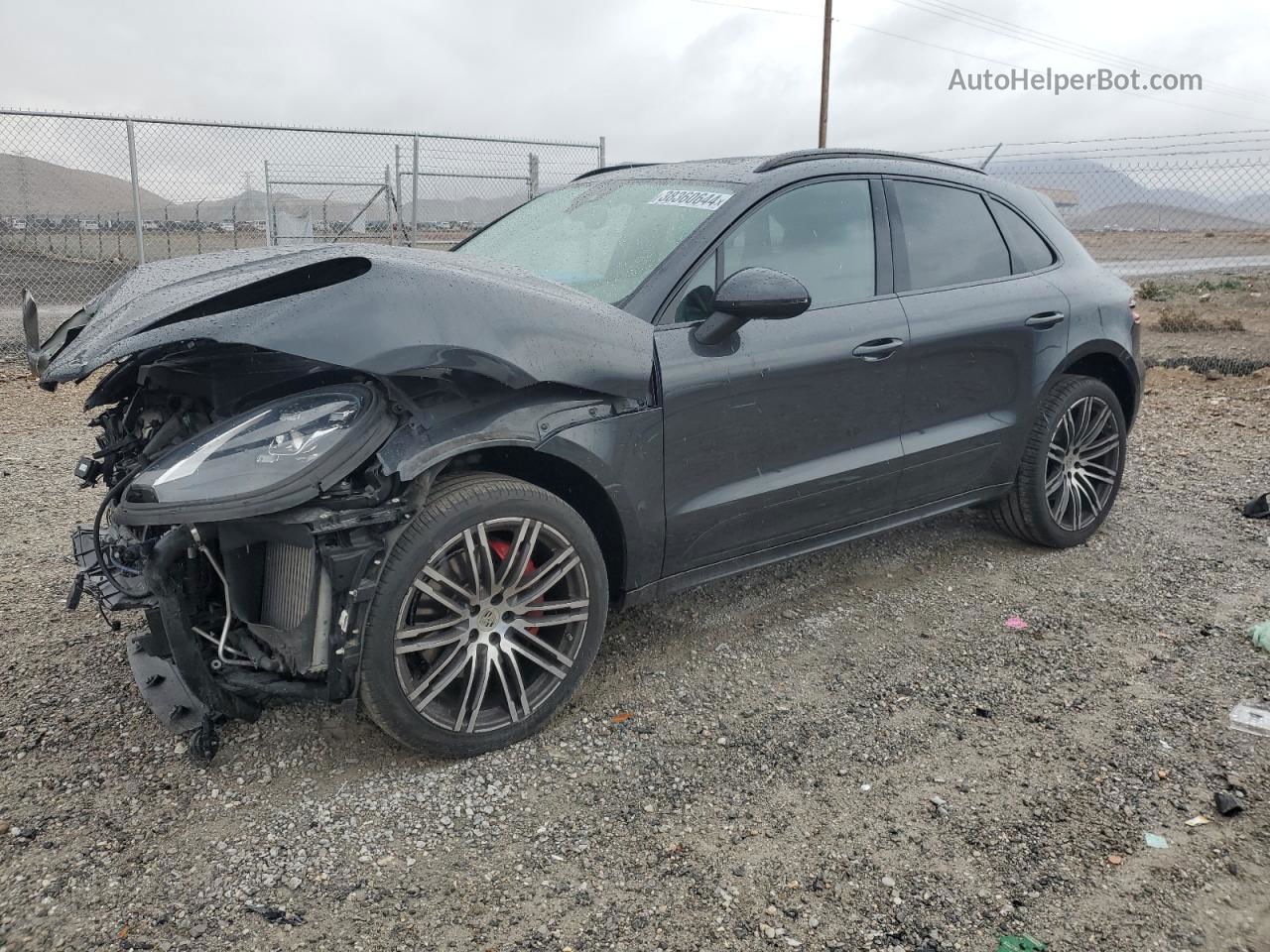 2017 Porsche Macan Turbo Черный vin: WP1AF2A54HLB61226