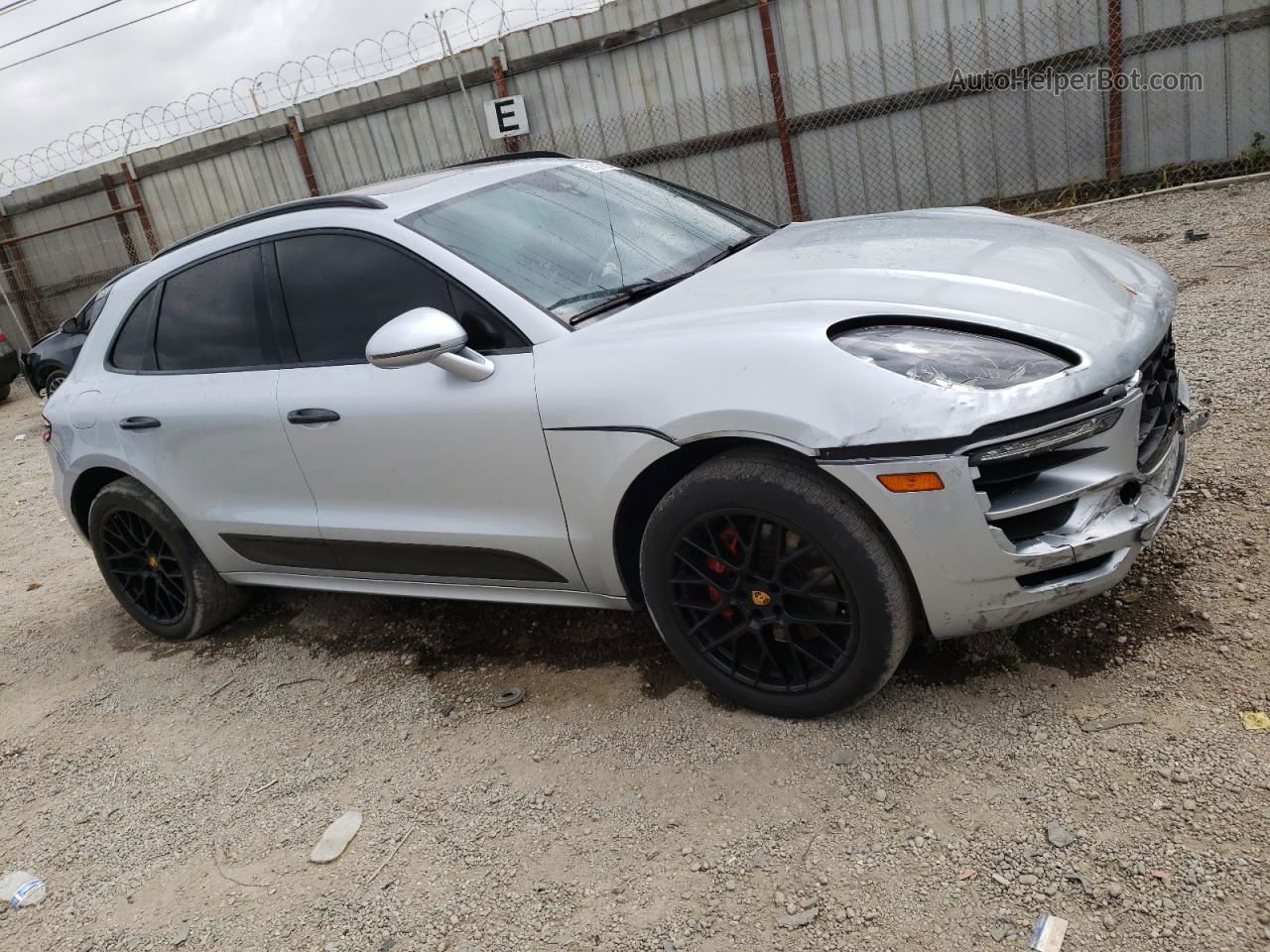 2017 Porsche Macan Gts Silver vin: WP1AG2A56HLB56610