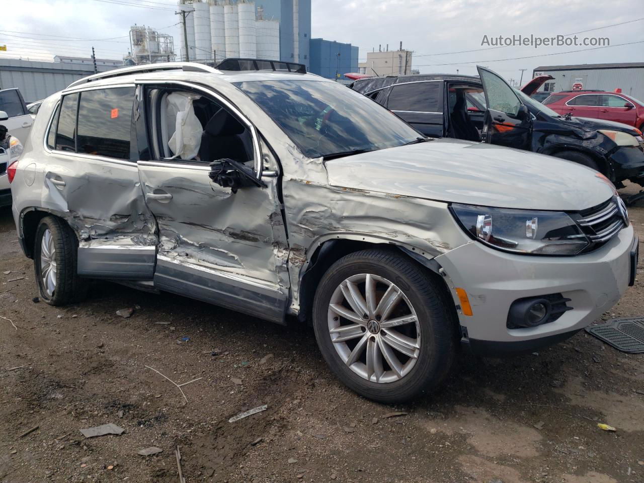 2013 Volkswagen Tiguan S Silver vin: WVGAV3AX2DW610564