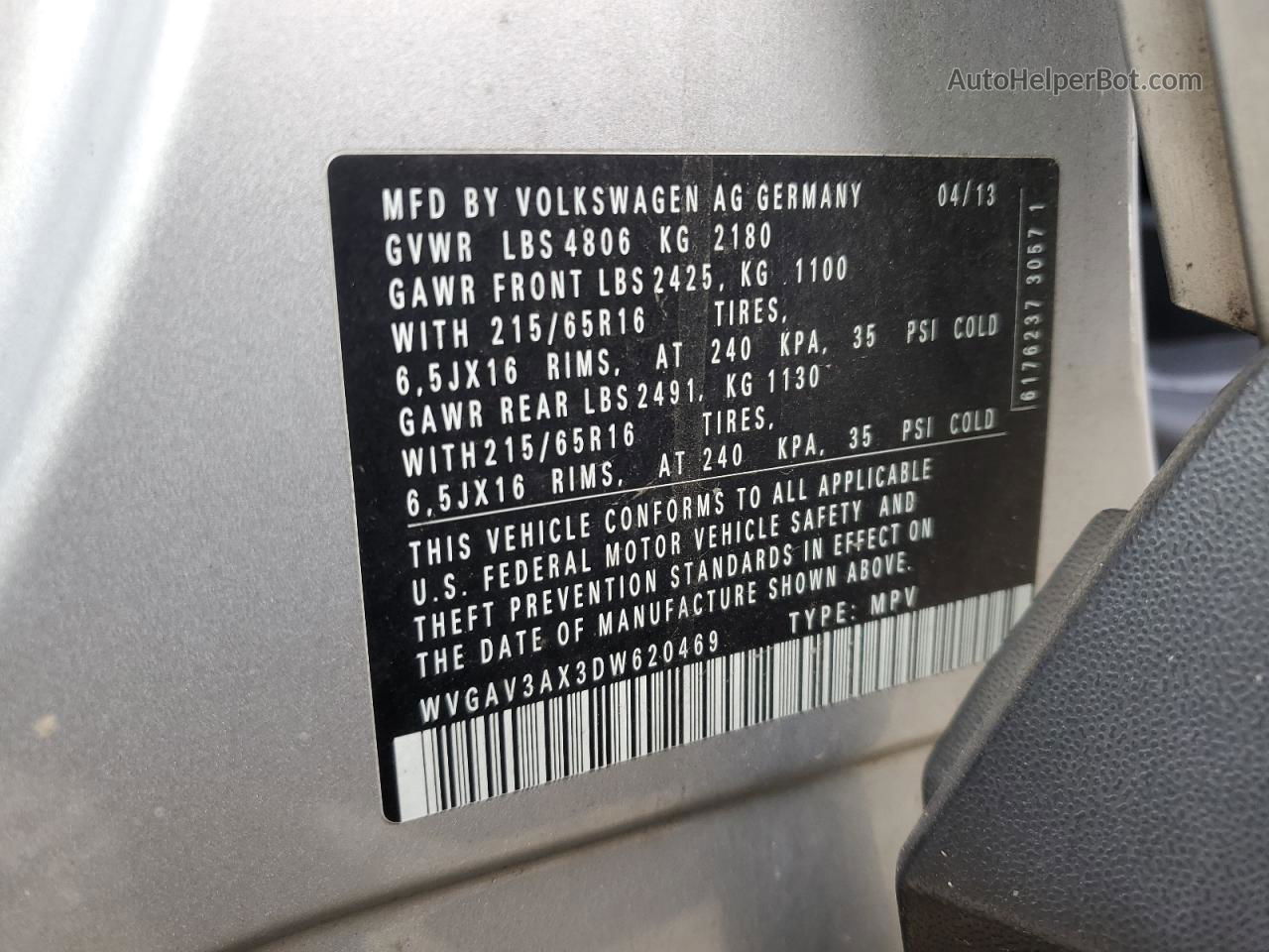 2013 Volkswagen Tiguan S Silver vin: WVGAV3AX3DW620469