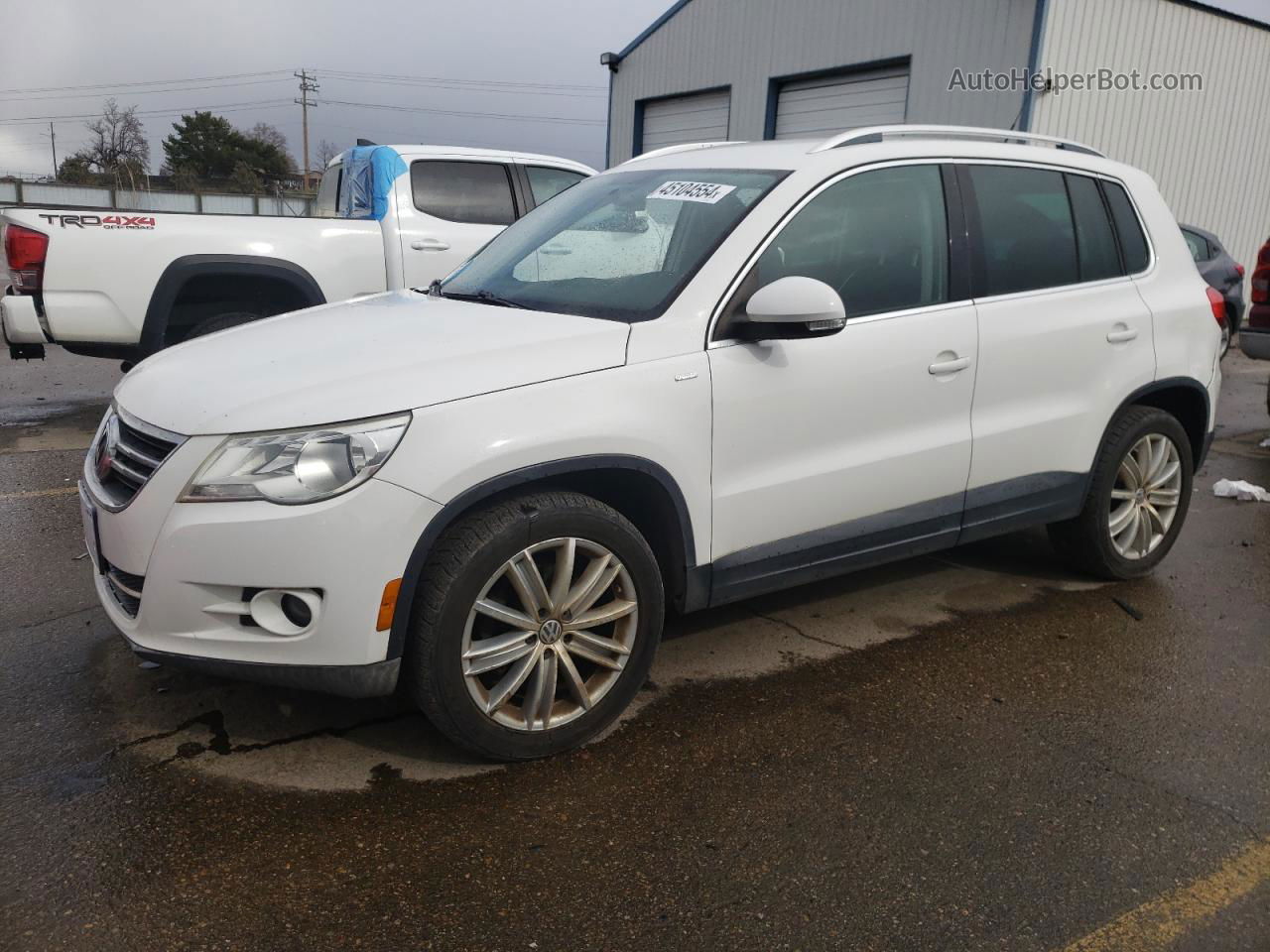 2010 Volkswagen Tiguan S White vin: WVGAV7AX0AW537696