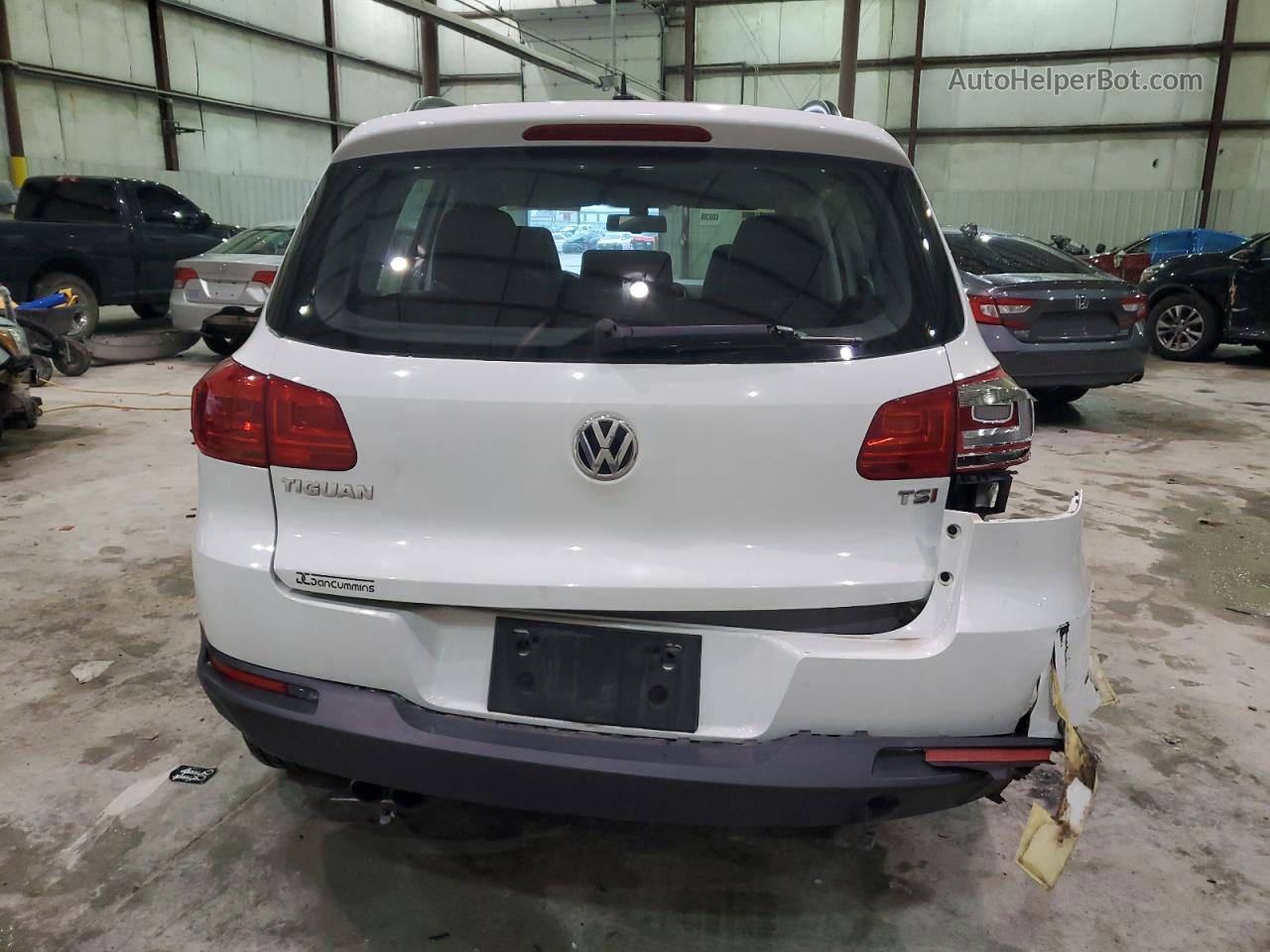 2016 Volkswagen Tiguan S White vin: WVGAV7AX0GW574756