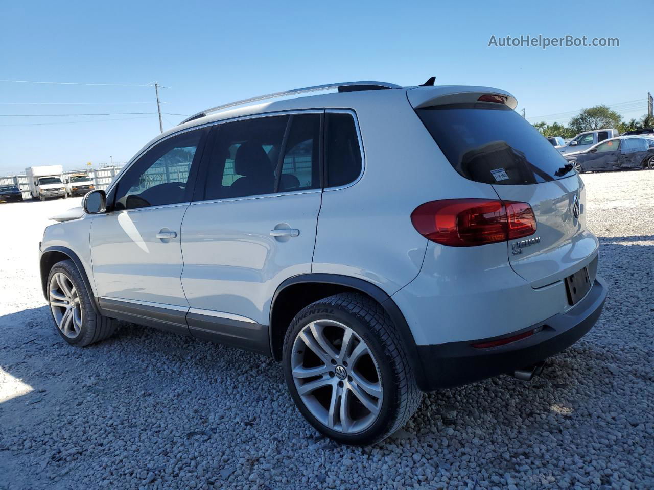 2016 Volkswagen Tiguan S Белый vin: WVGAV7AX0GW595252