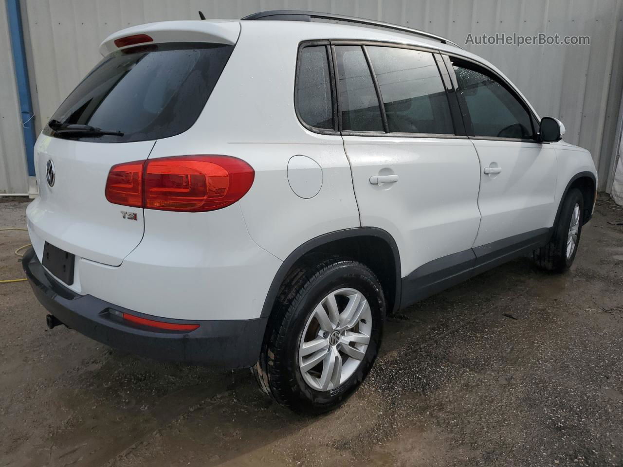 2016 Volkswagen Tiguan S Белый vin: WVGAV7AX0GW604337