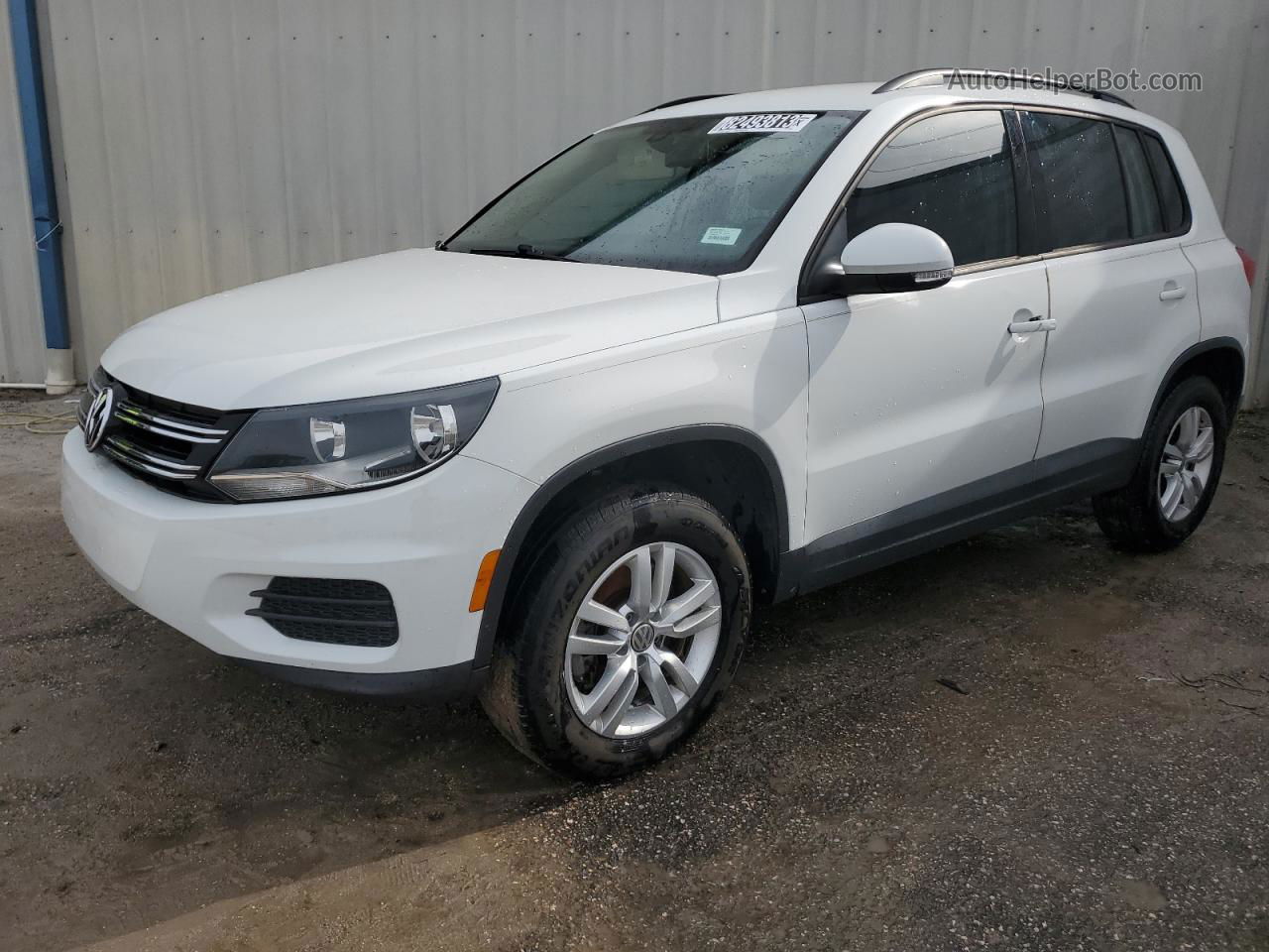 2016 Volkswagen Tiguan S White vin: WVGAV7AX0GW604337