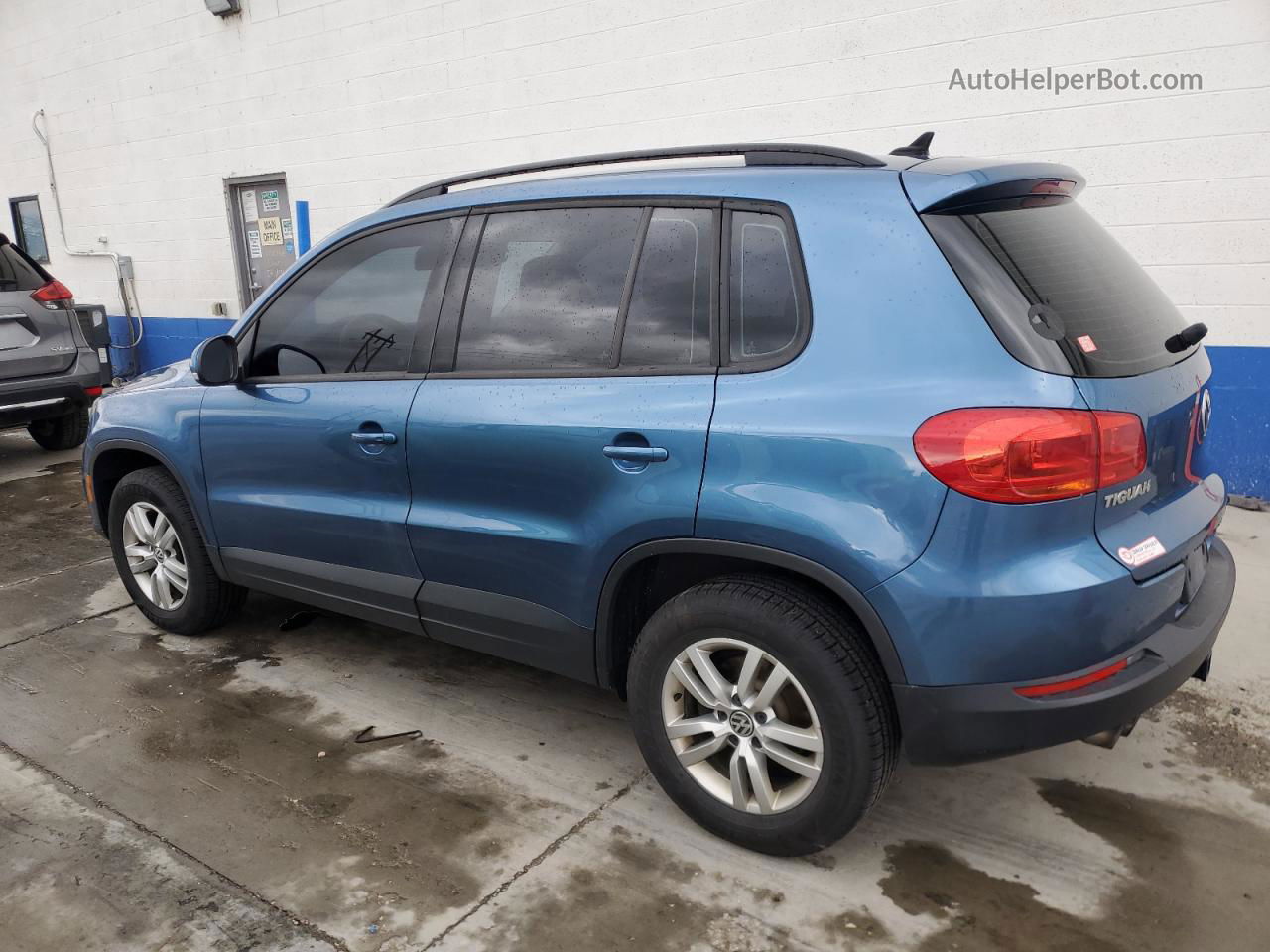 2017 Volkswagen Tiguan S Blue vin: WVGAV7AX0HK002210