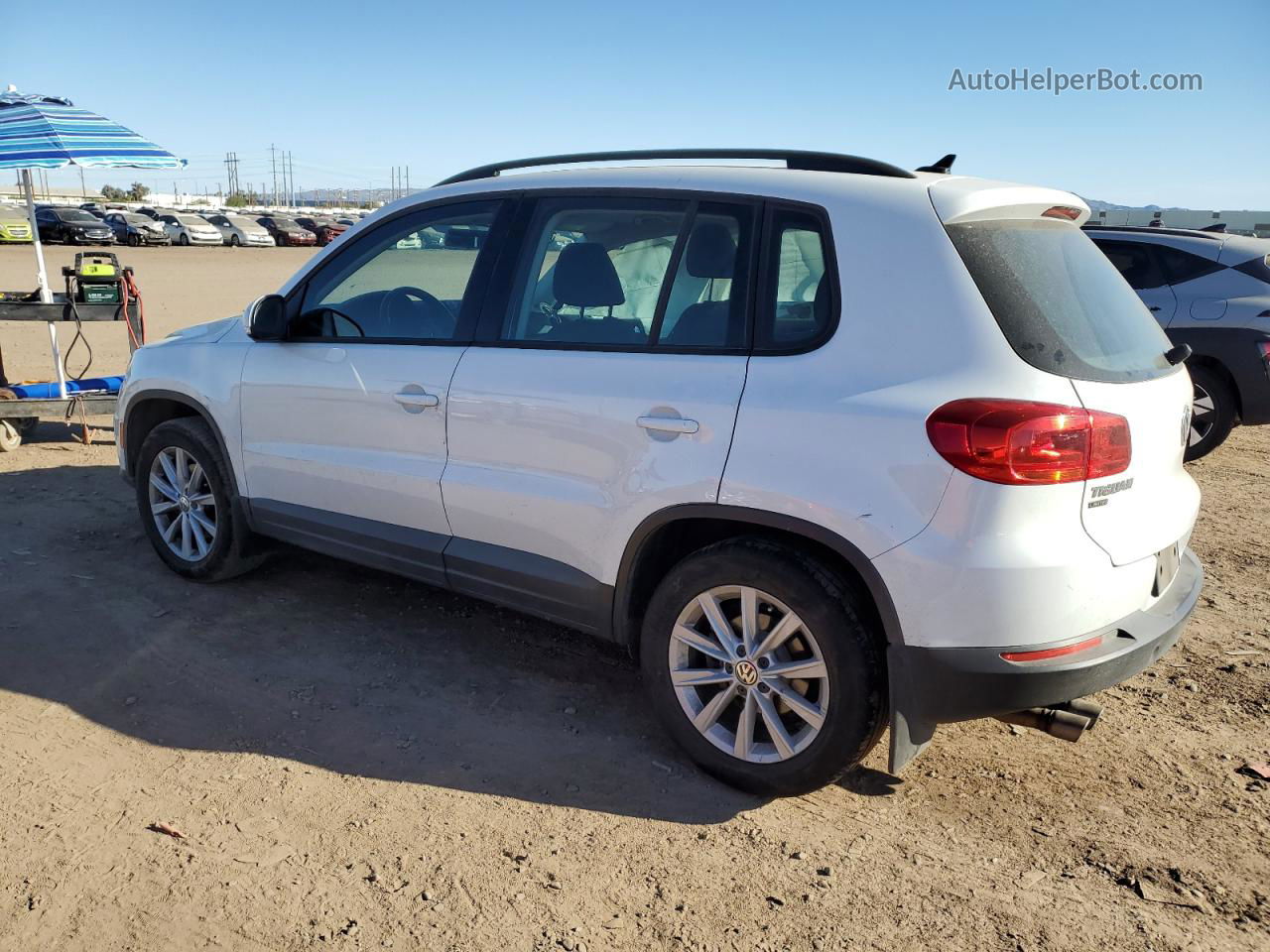 2017 Volkswagen Tiguan S White vin: WVGAV7AX0HK044960