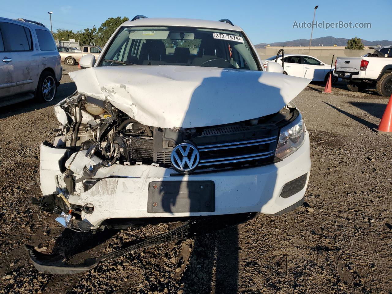 2017 Volkswagen Tiguan S White vin: WVGAV7AX0HK046000