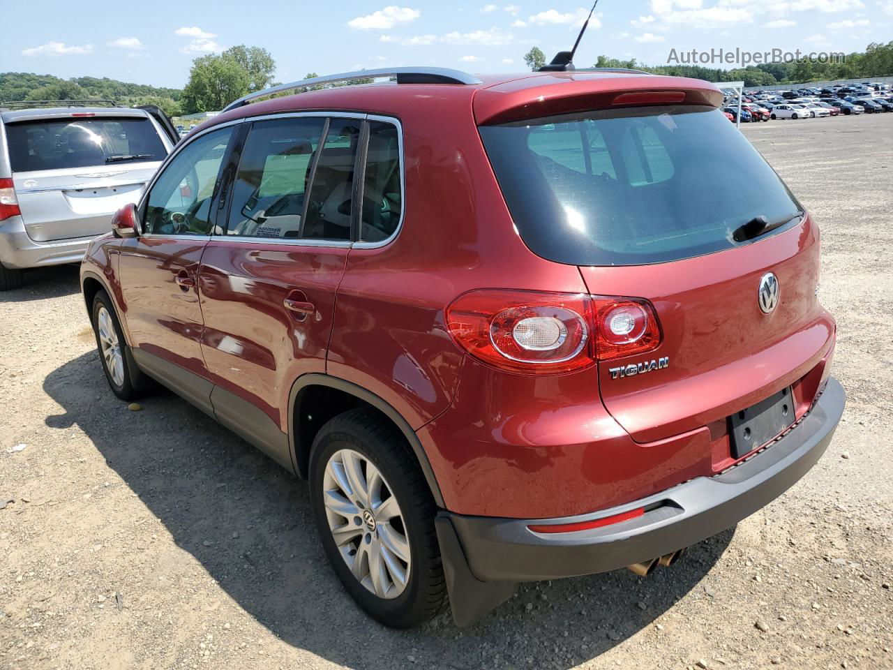 2010 Volkswagen Tiguan S Red vin: WVGAV7AX1AW001422