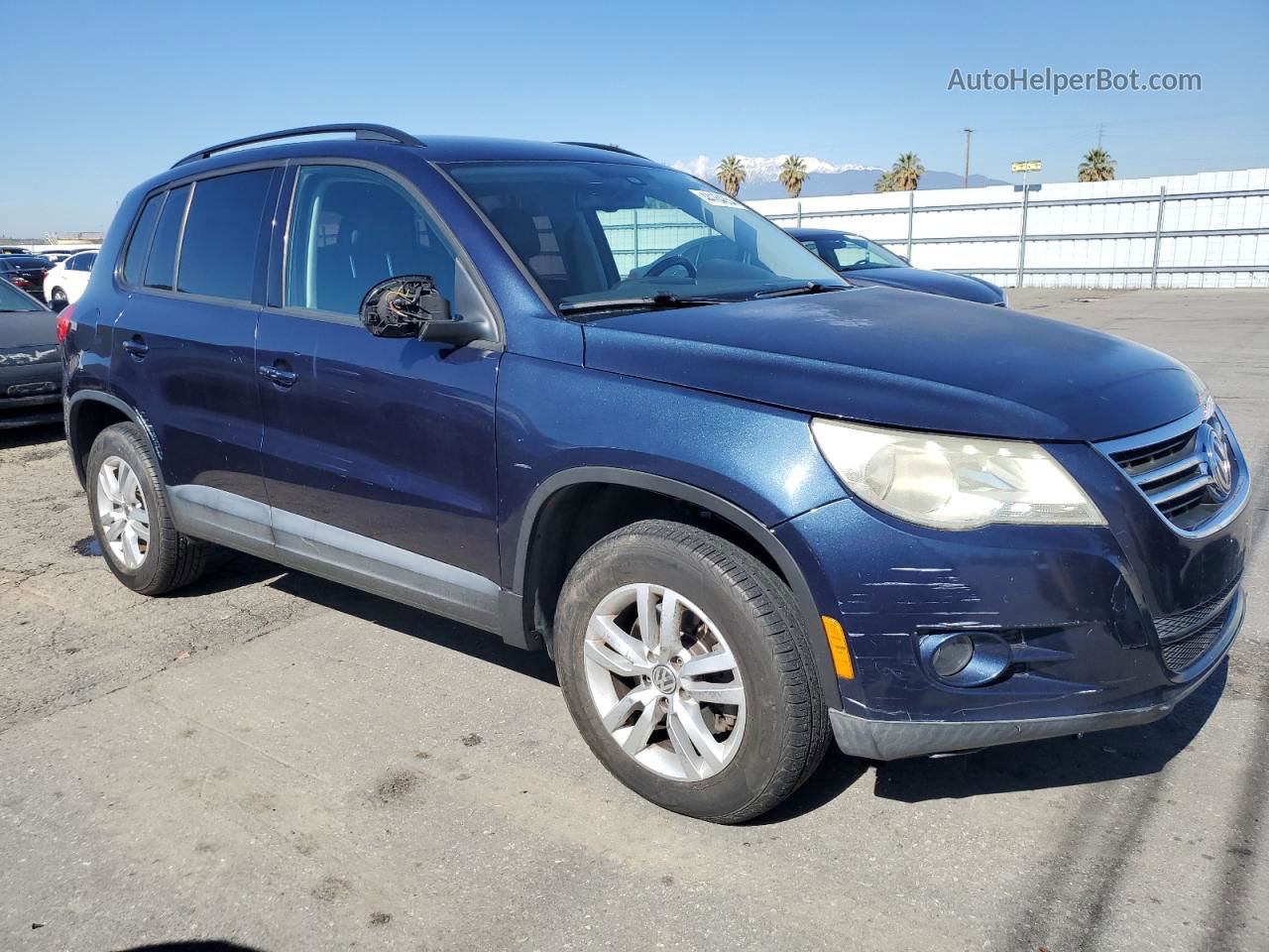 2016 Volkswagen Tiguan S Blue vin: WVGAV7AX1GW501220