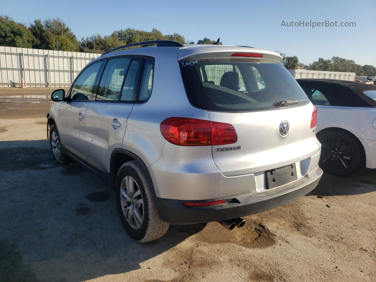 2016 Volkswagen Tiguan S Silver vin: WVGAV7AX1GW605108