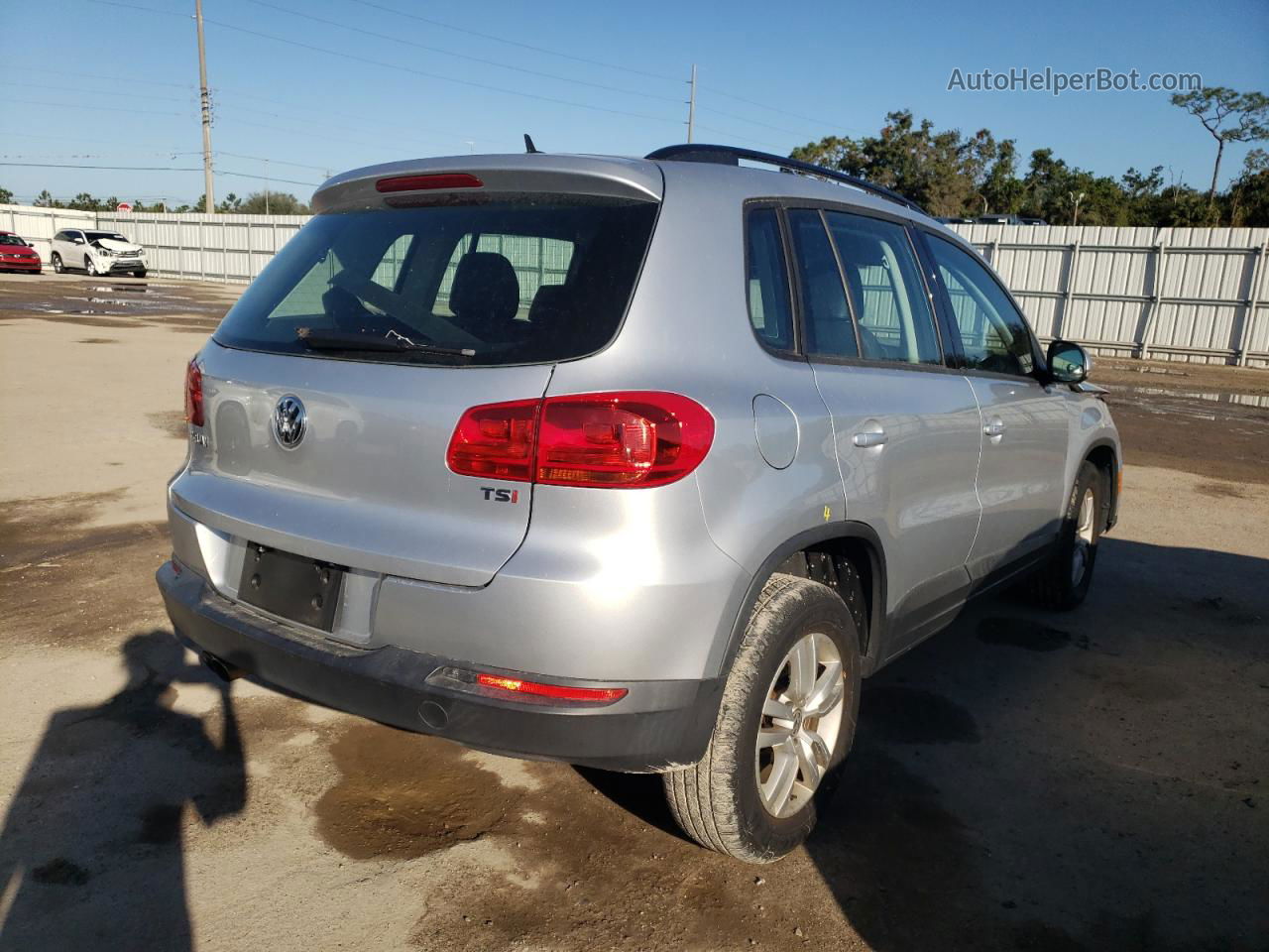 2016 Volkswagen Tiguan S Silver vin: WVGAV7AX1GW605108