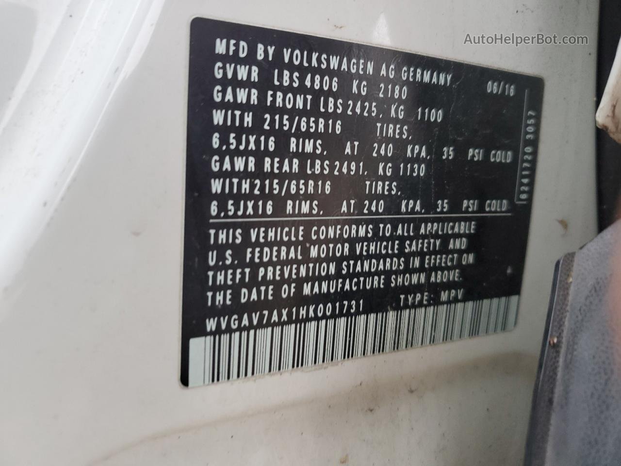 2017 Volkswagen Tiguan S Белый vin: WVGAV7AX1HK001731