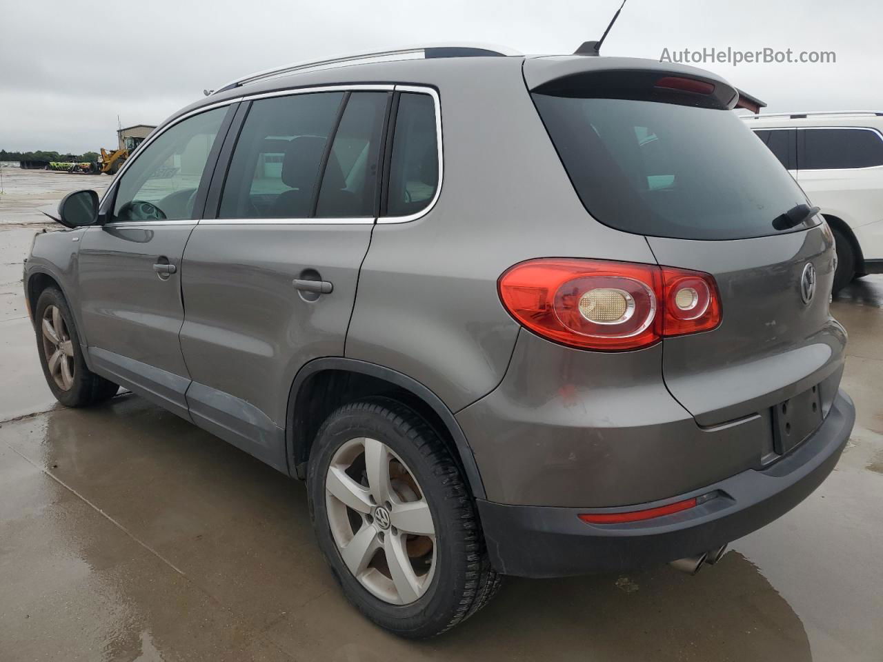 2010 Volkswagen Tiguan S Gray vin: WVGAV7AX2AW520656