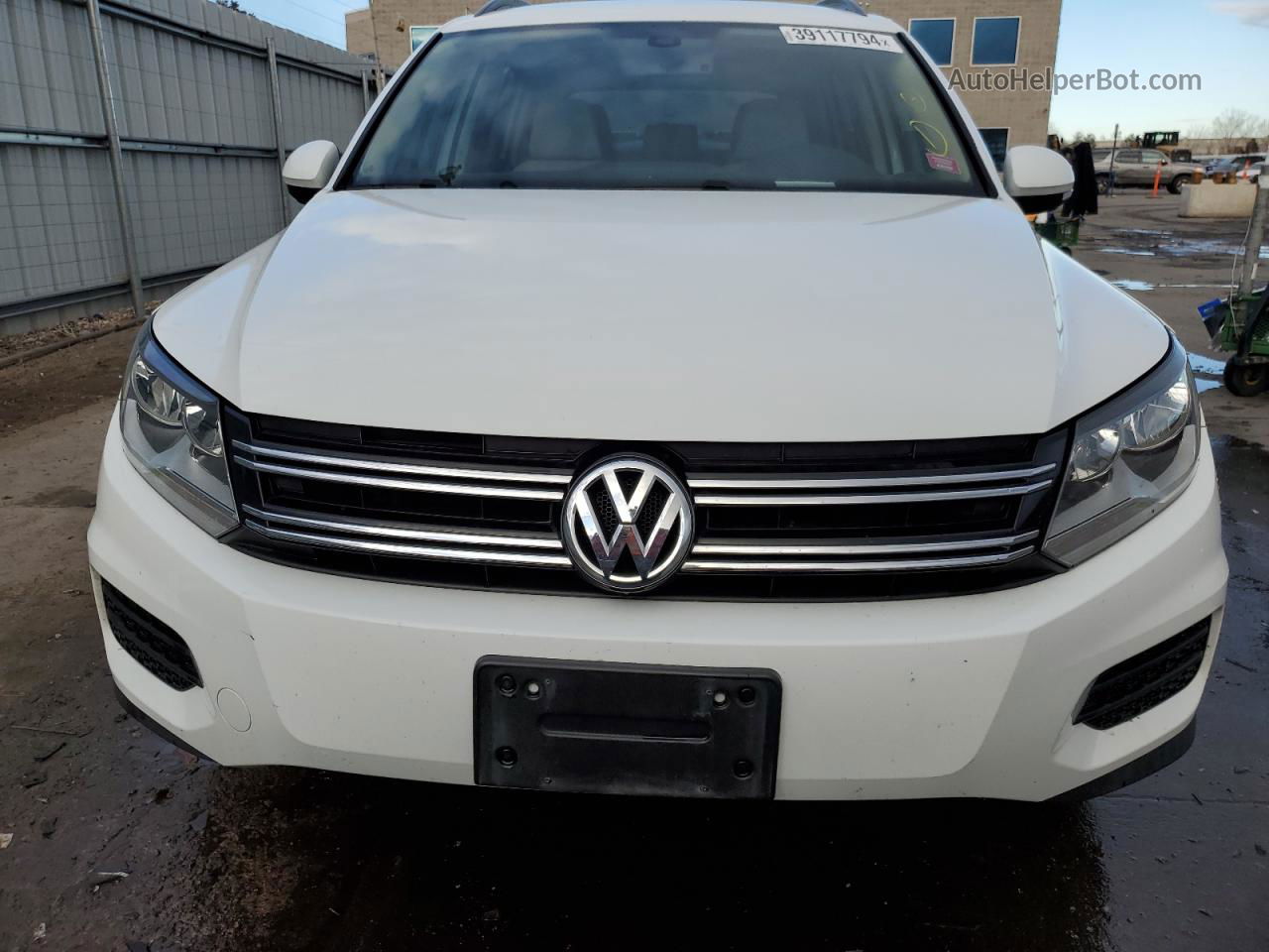 2016 Volkswagen Tiguan S White vin: WVGAV7AX2GW517801