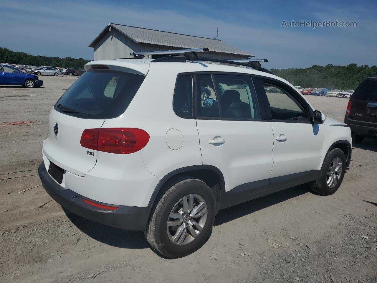 2016 Volkswagen Tiguan S White vin: WVGAV7AX2GW588884