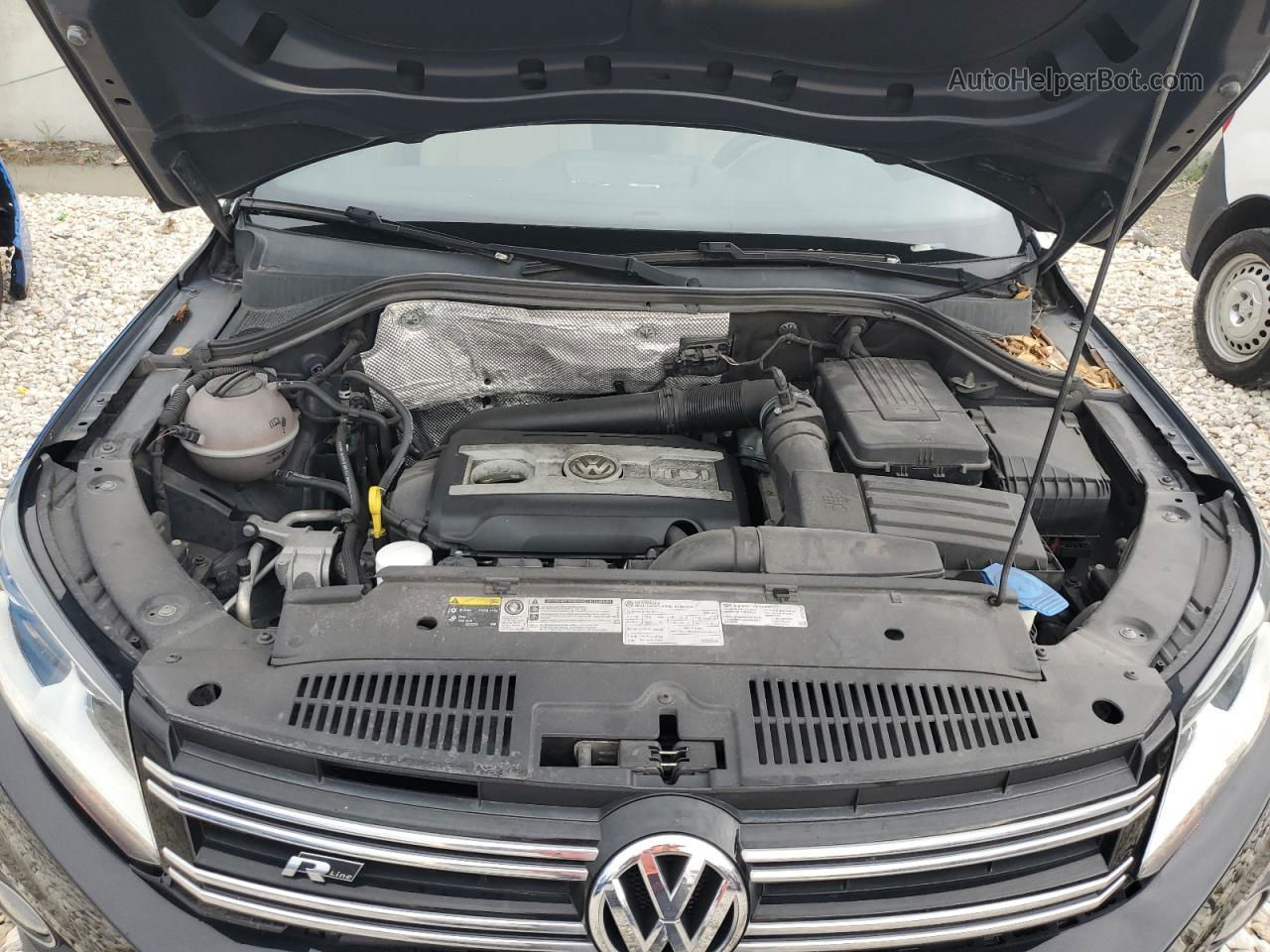 2016 Volkswagen Tiguan S Черный vin: WVGAV7AX2GW613296