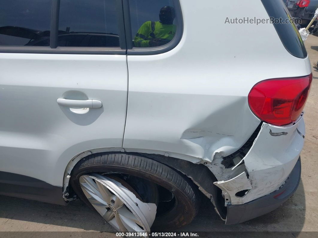 2017 Volkswagen Tiguan 2.0t/2.0t S White vin: WVGAV7AX2HK054812