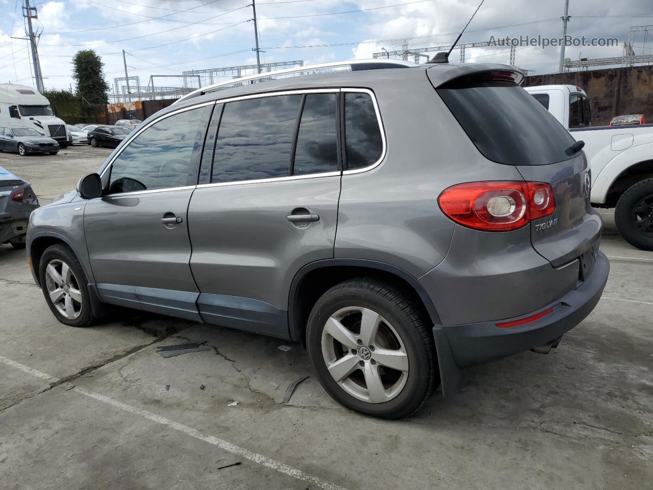 2010 Volkswagen Tiguan S Gray vin: WVGAV7AX3AW515482