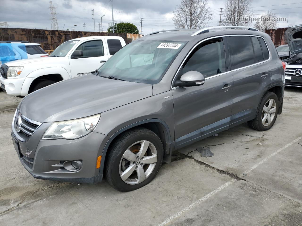 2010 Volkswagen Tiguan S Gray vin: WVGAV7AX3AW515482