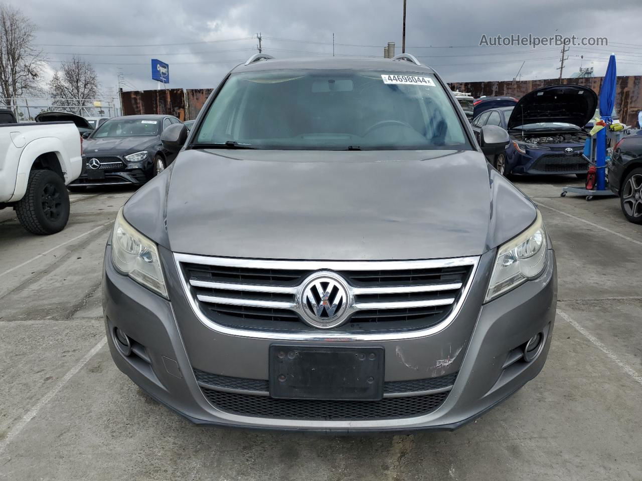 2010 Volkswagen Tiguan S Gray vin: WVGAV7AX3AW515482