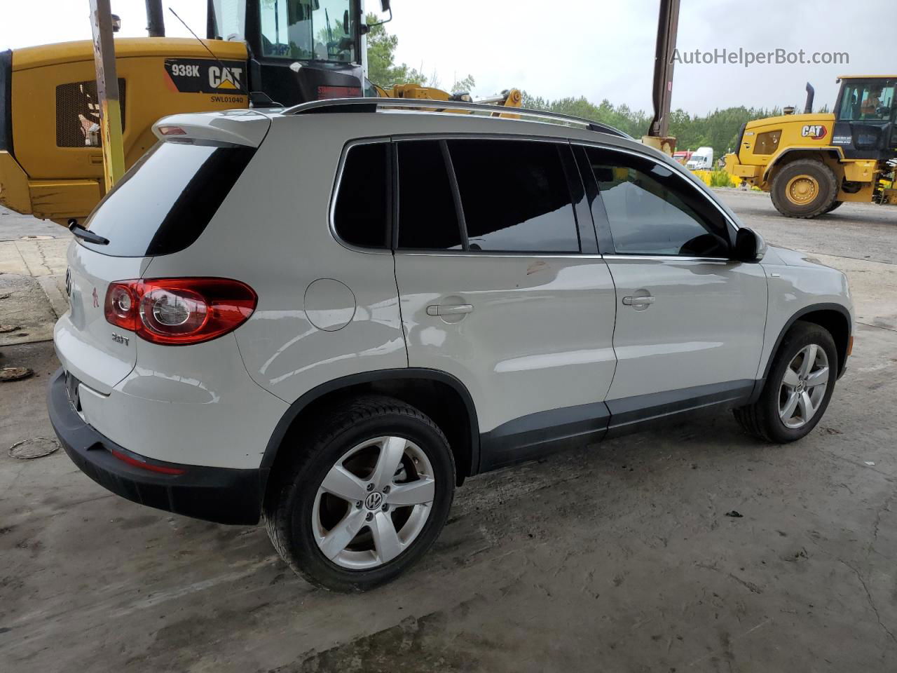 2010 Volkswagen Tiguan S White vin: WVGAV7AX3AW526062