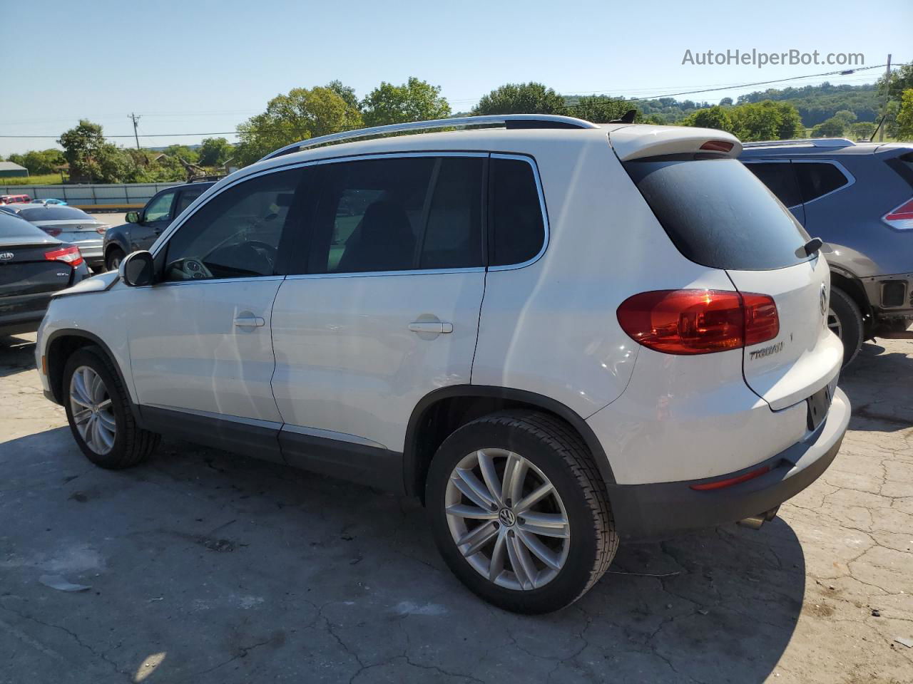 2013 Volkswagen Tiguan S White vin: WVGAV7AX3DW544856