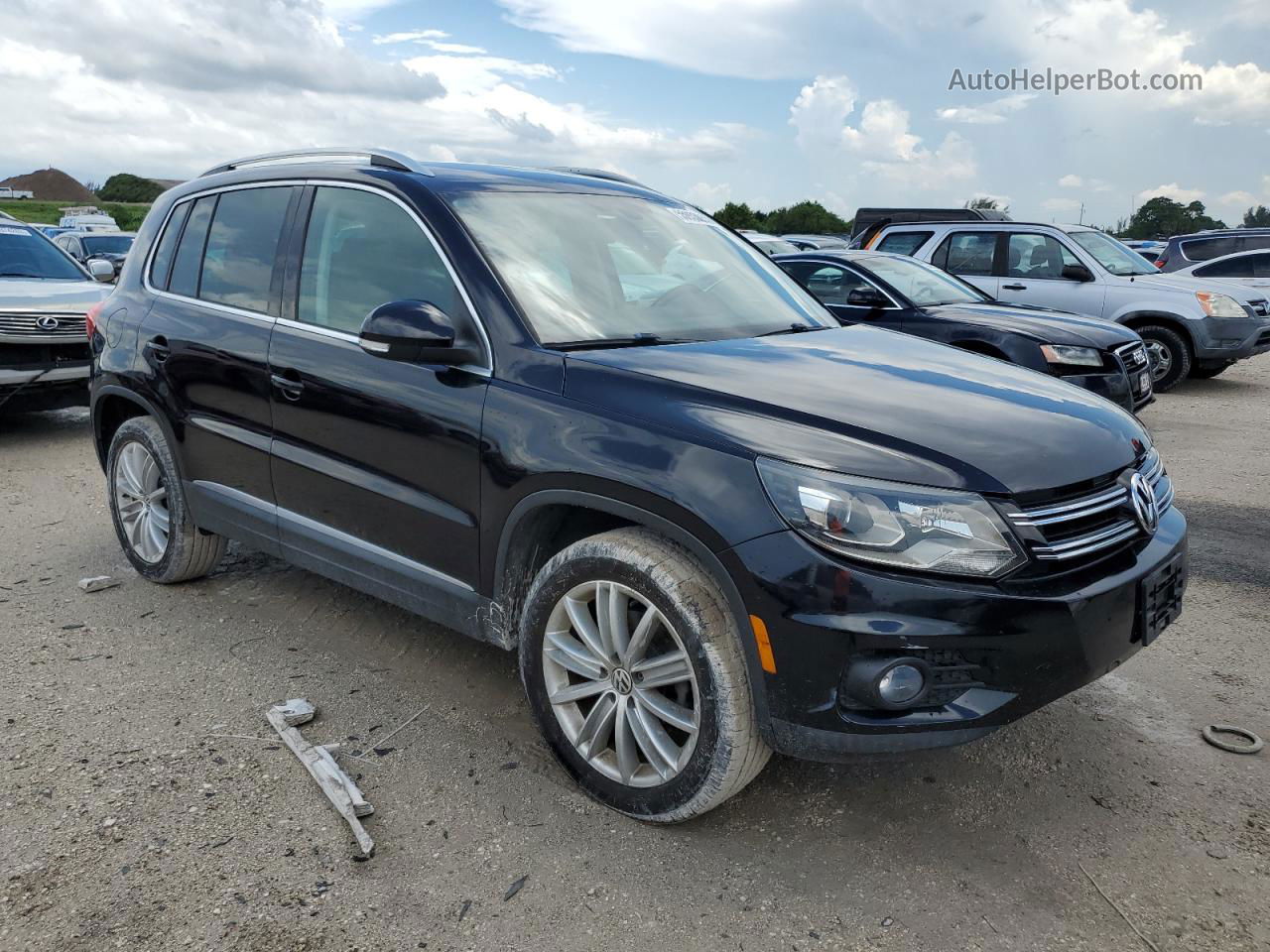 2016 Volkswagen Tiguan S Черный vin: WVGAV7AX3GW553710